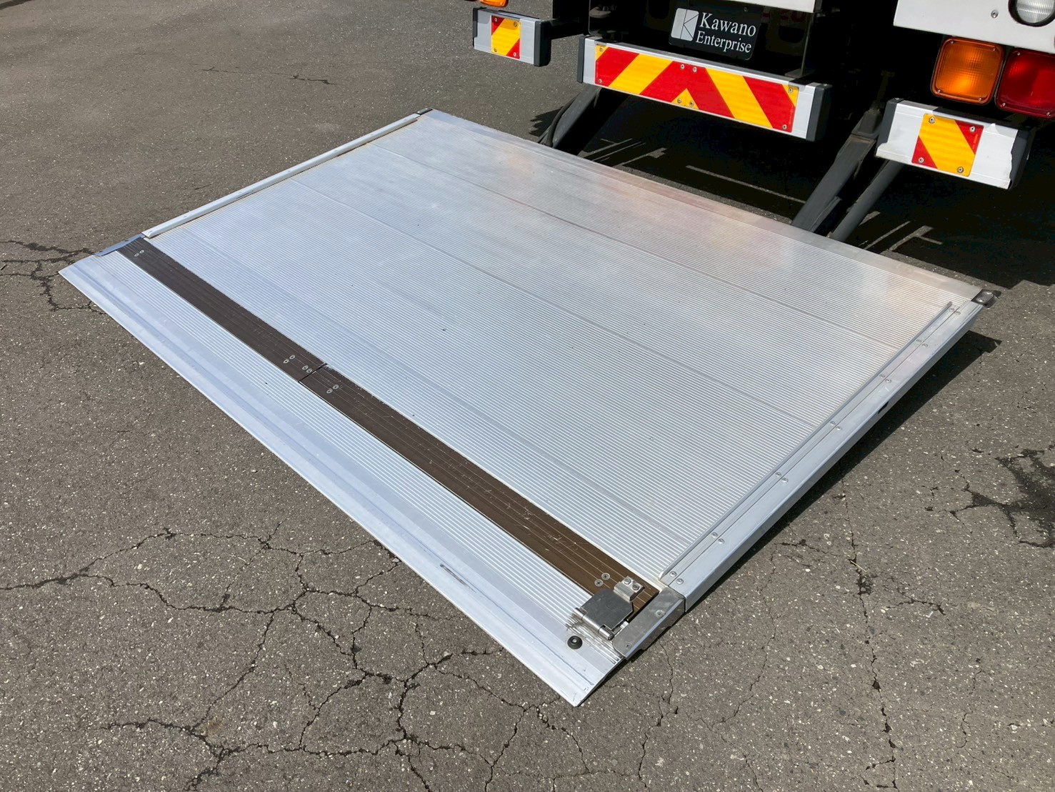 いすゞ フォワード TKG-FRR90T2(2WD)の写真12