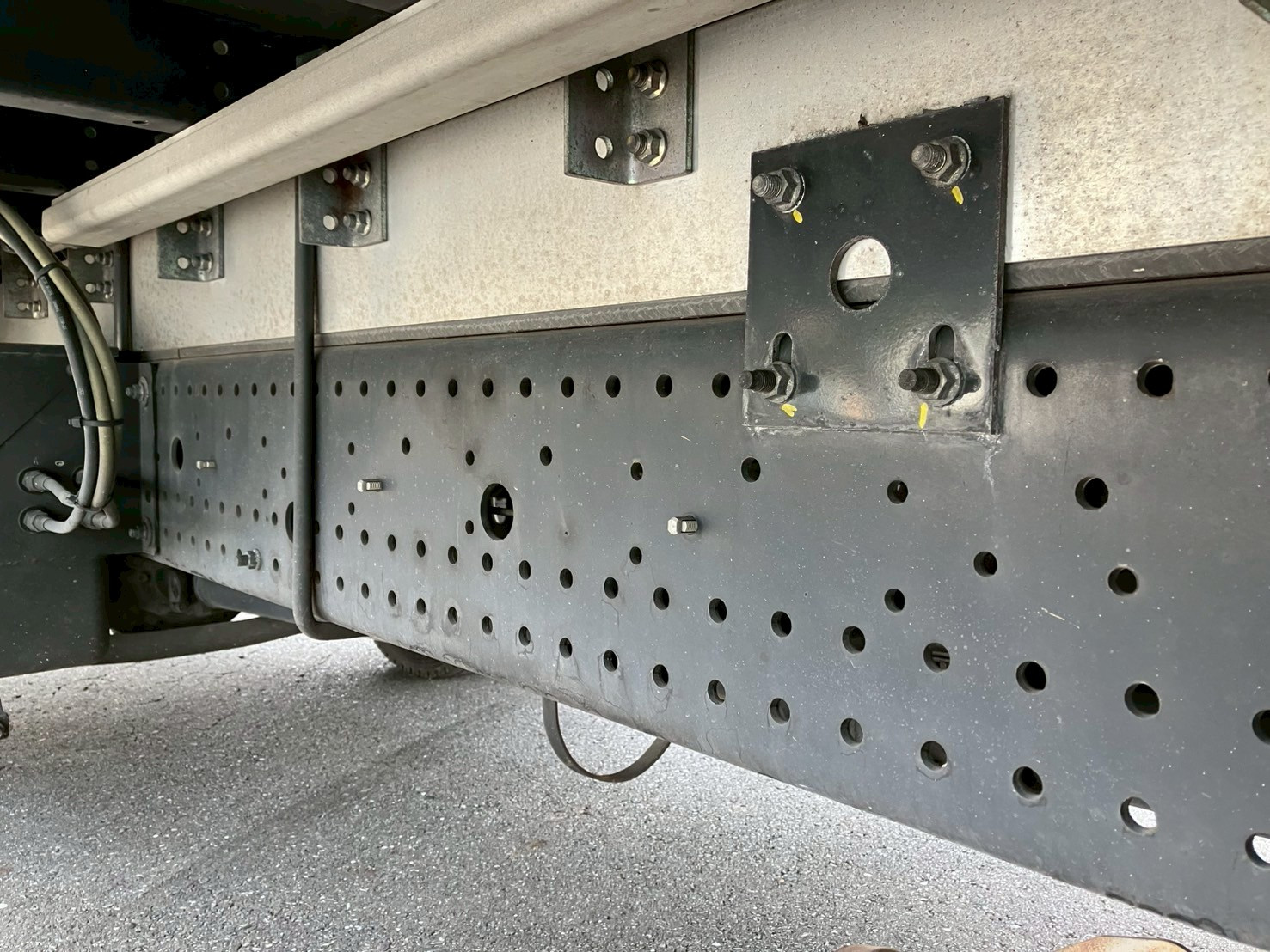 いすゞ フォワード TKG-FRR90T2(2WD)の写真28