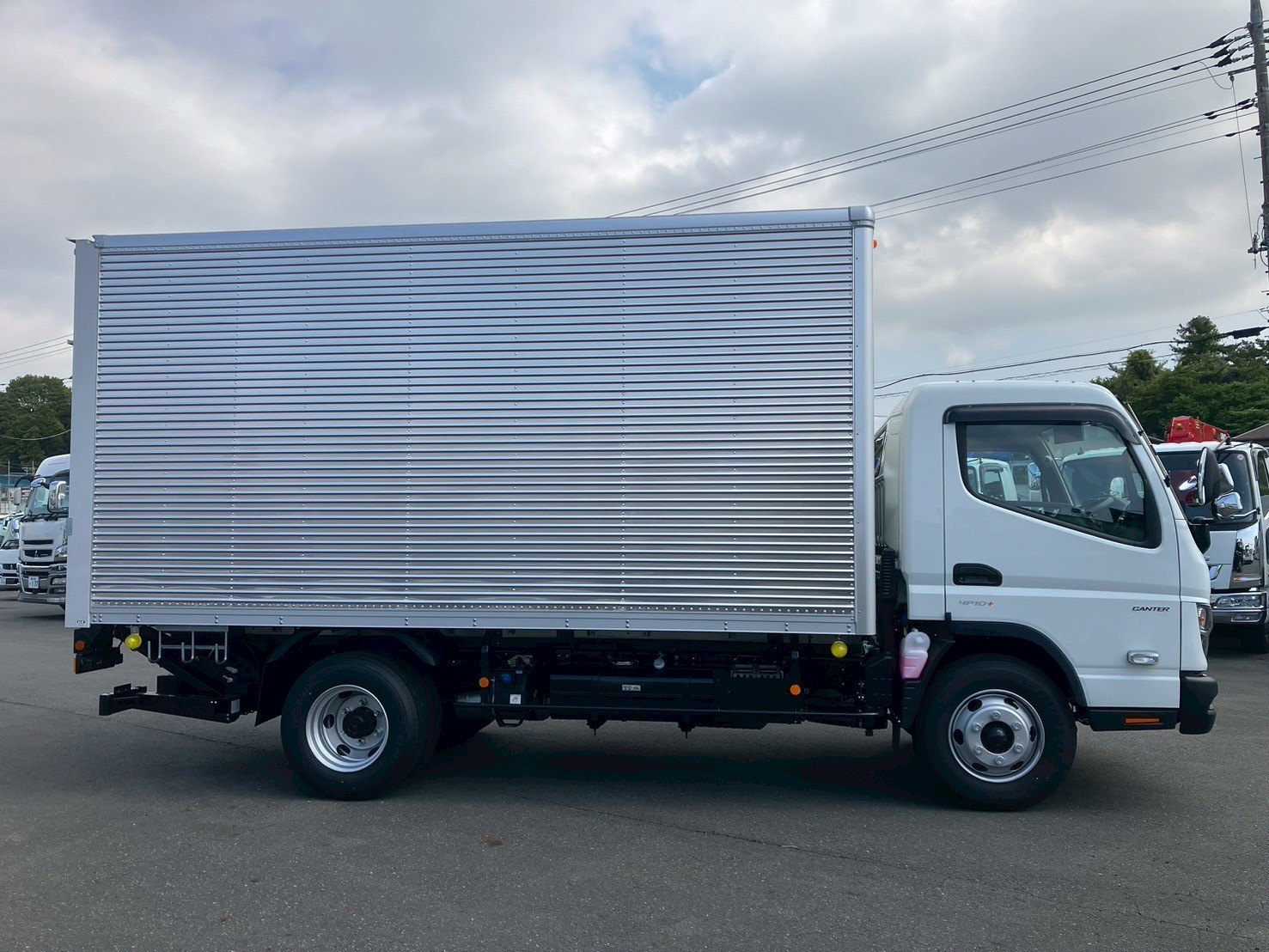 三菱 キャンター 2PG-FEB80(2WD)の写真4