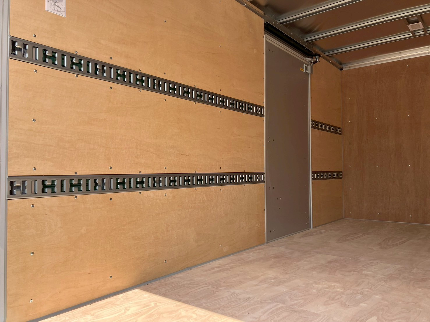 三菱 キャンター 2PG-FEB80(2WD)の写真7