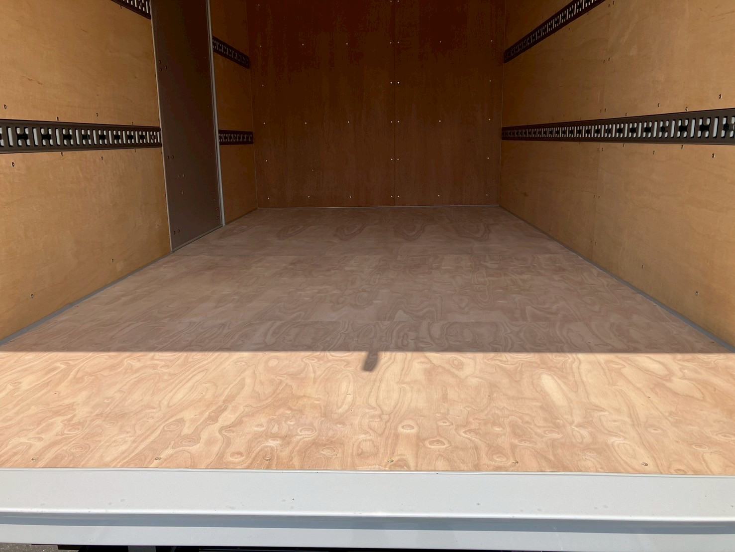 三菱 キャンター 2PG-FEB80(2WD)の写真13