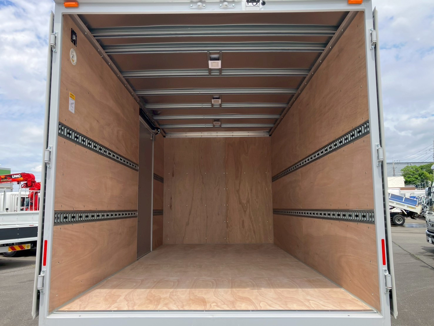 三菱 キャンター 2RG-FEB50の写真11