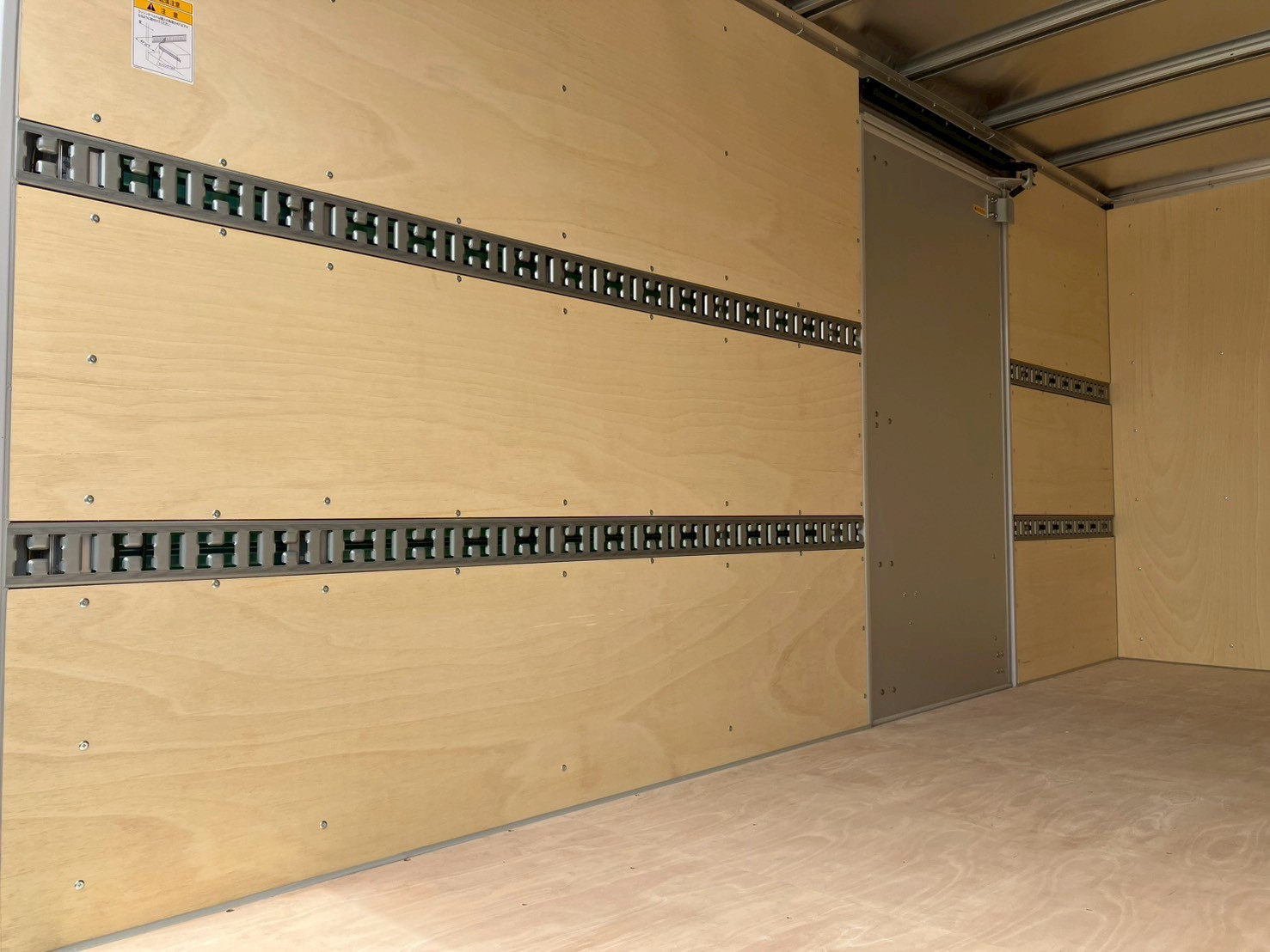 三菱 キャンター 2PG-FEB80(2WD)の写真7