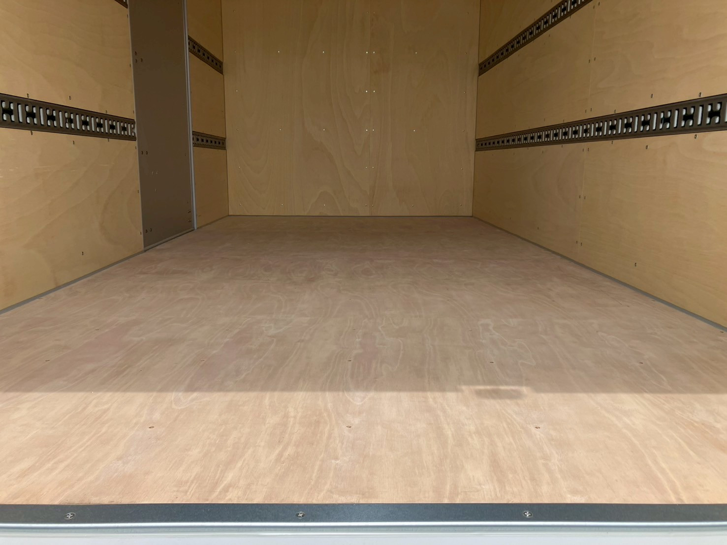 三菱 キャンター 2PG-FEB80(2WD)の写真13