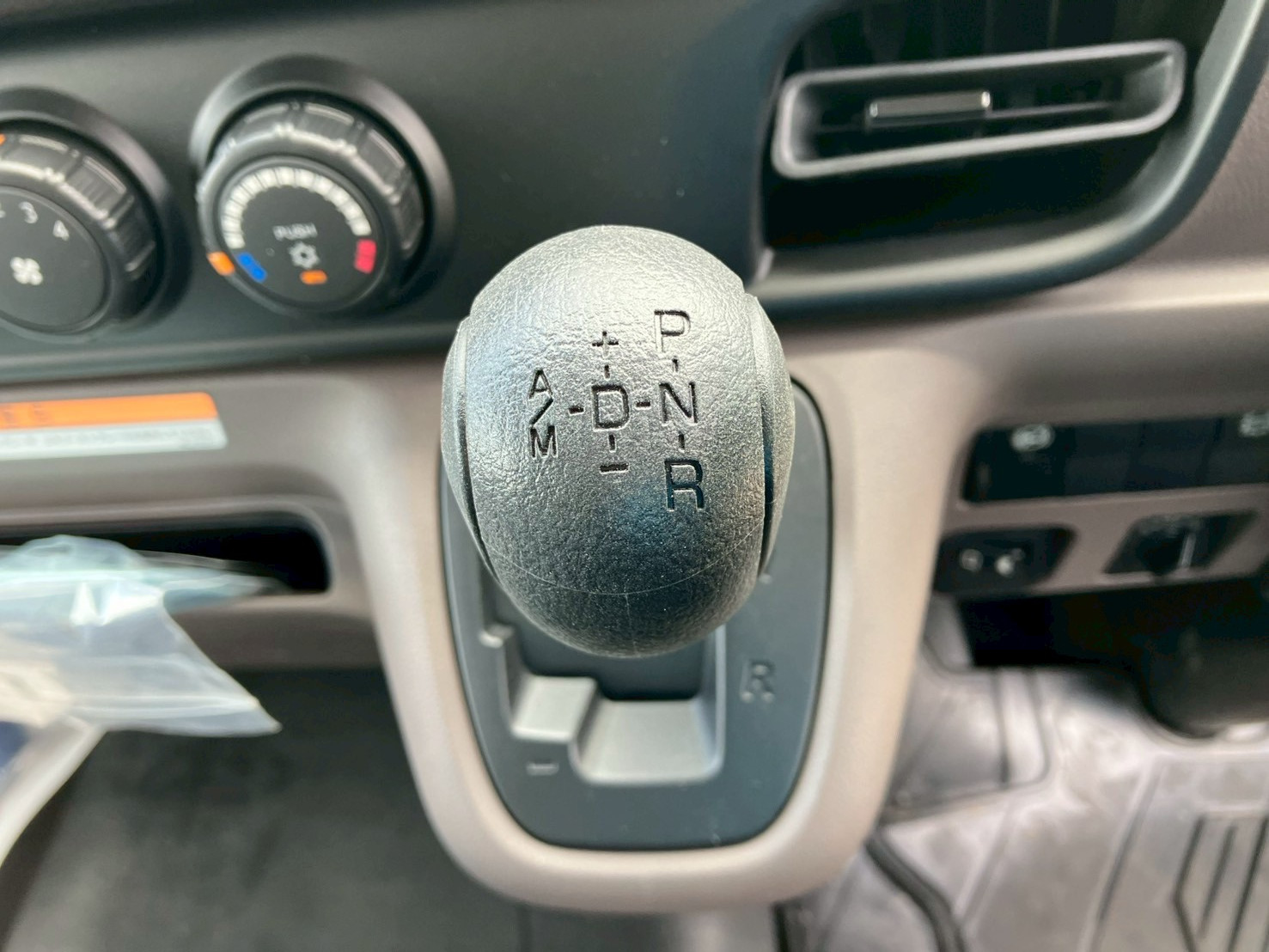 三菱 キャンター 2PG-FEB80(2WD)の写真45