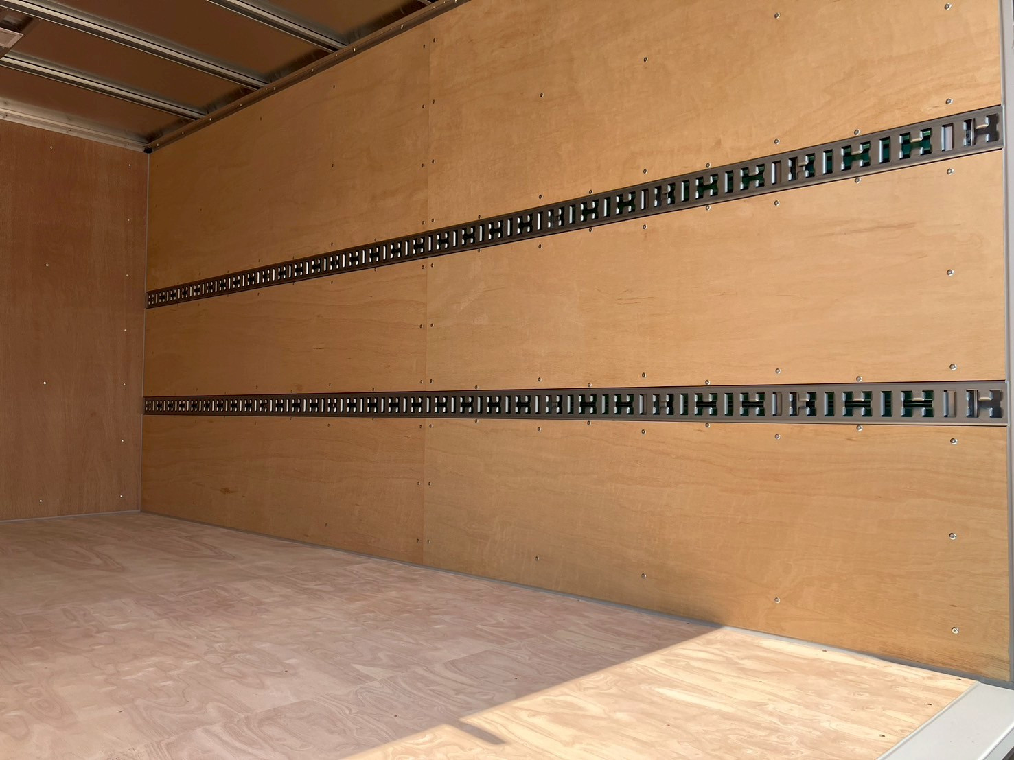 三菱 キャンター 2PG-FEB80(2WD)の写真16