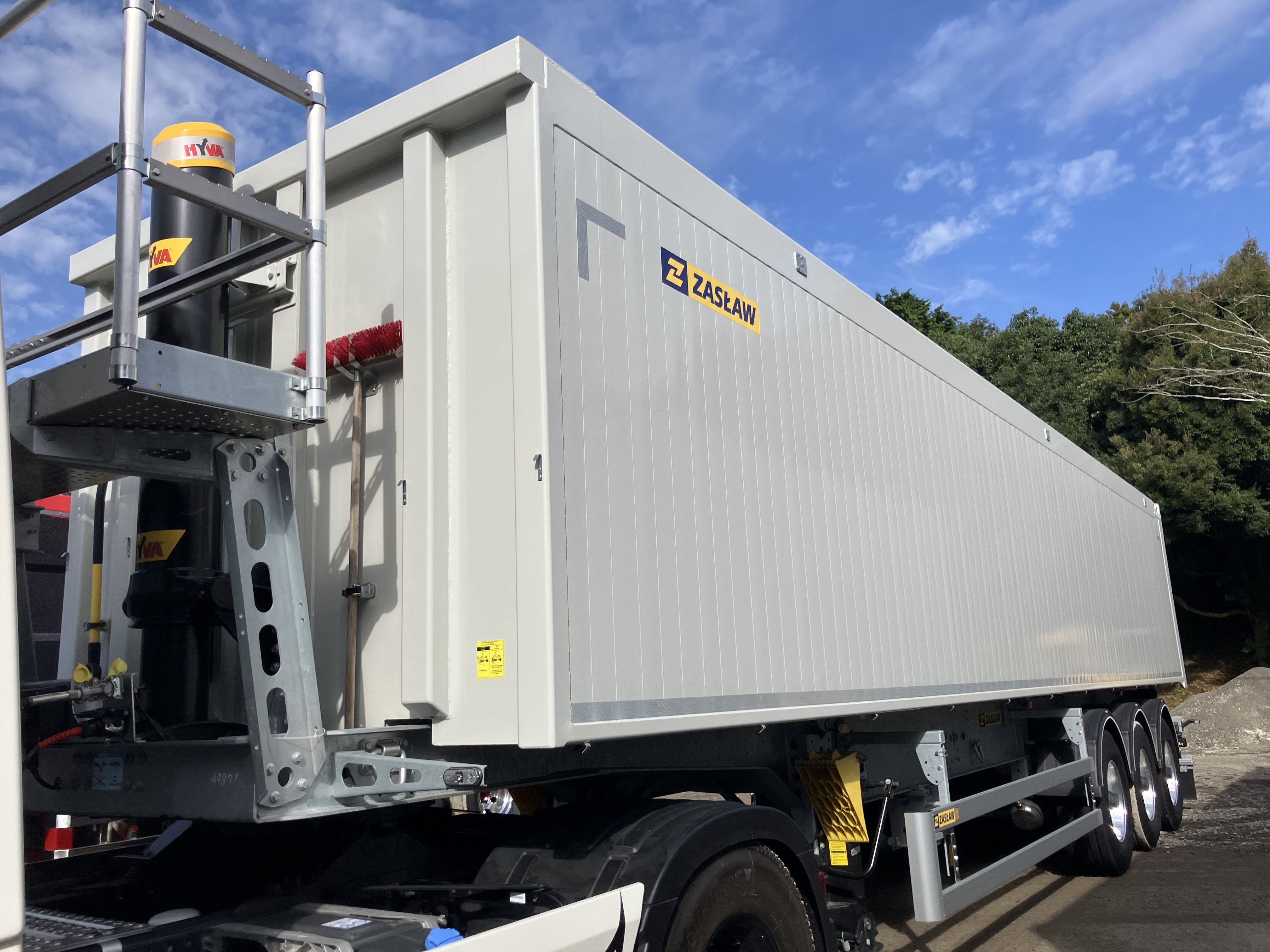 ZASLAW【ザスワフ】 50立米 ダンプトレーラー 不明(未入力/関係無)の写真2