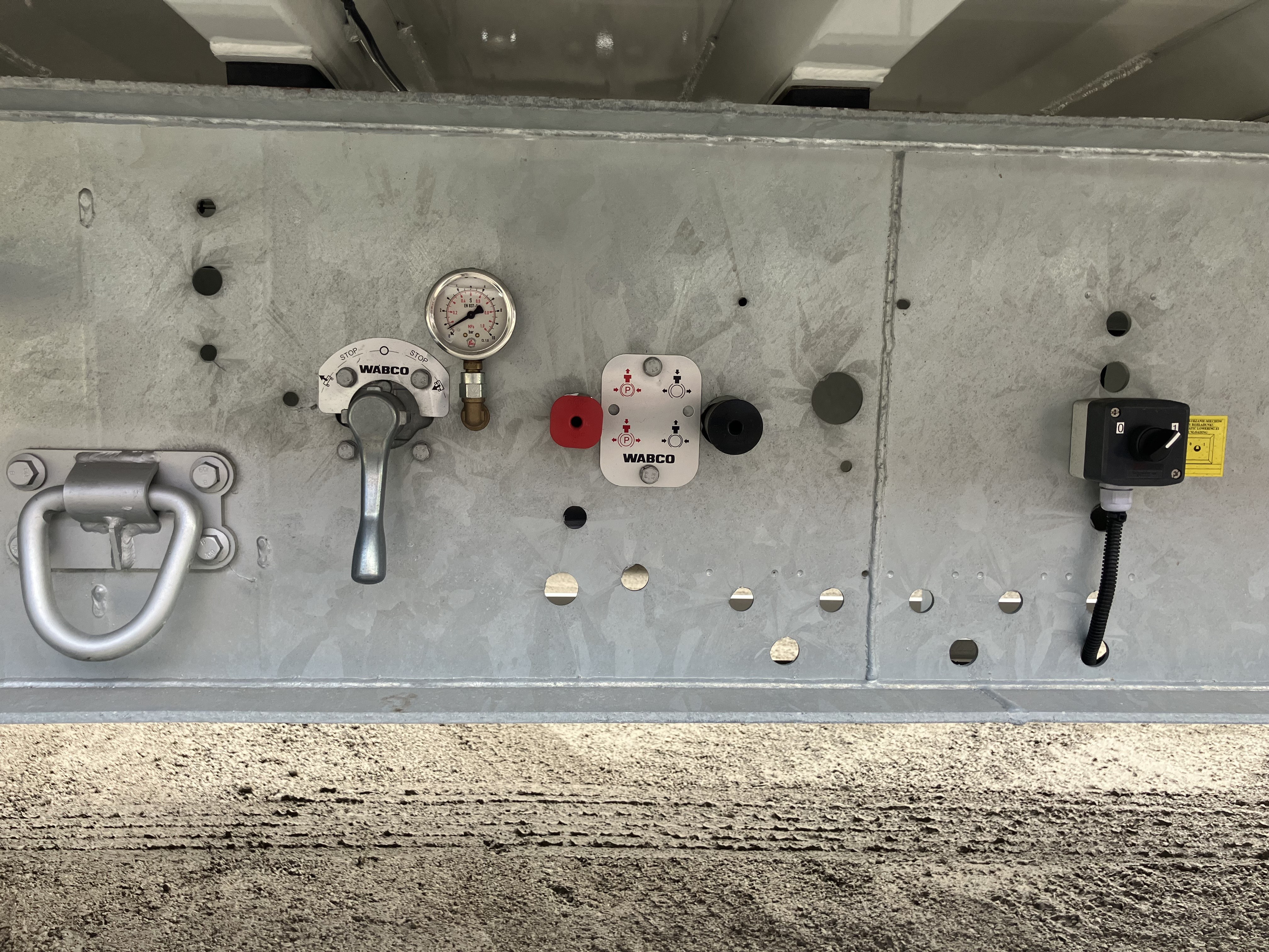 ZASLAW【ザスワフ】 50立米 ダンプトレーラー 不明(未入力/関係無)の写真4