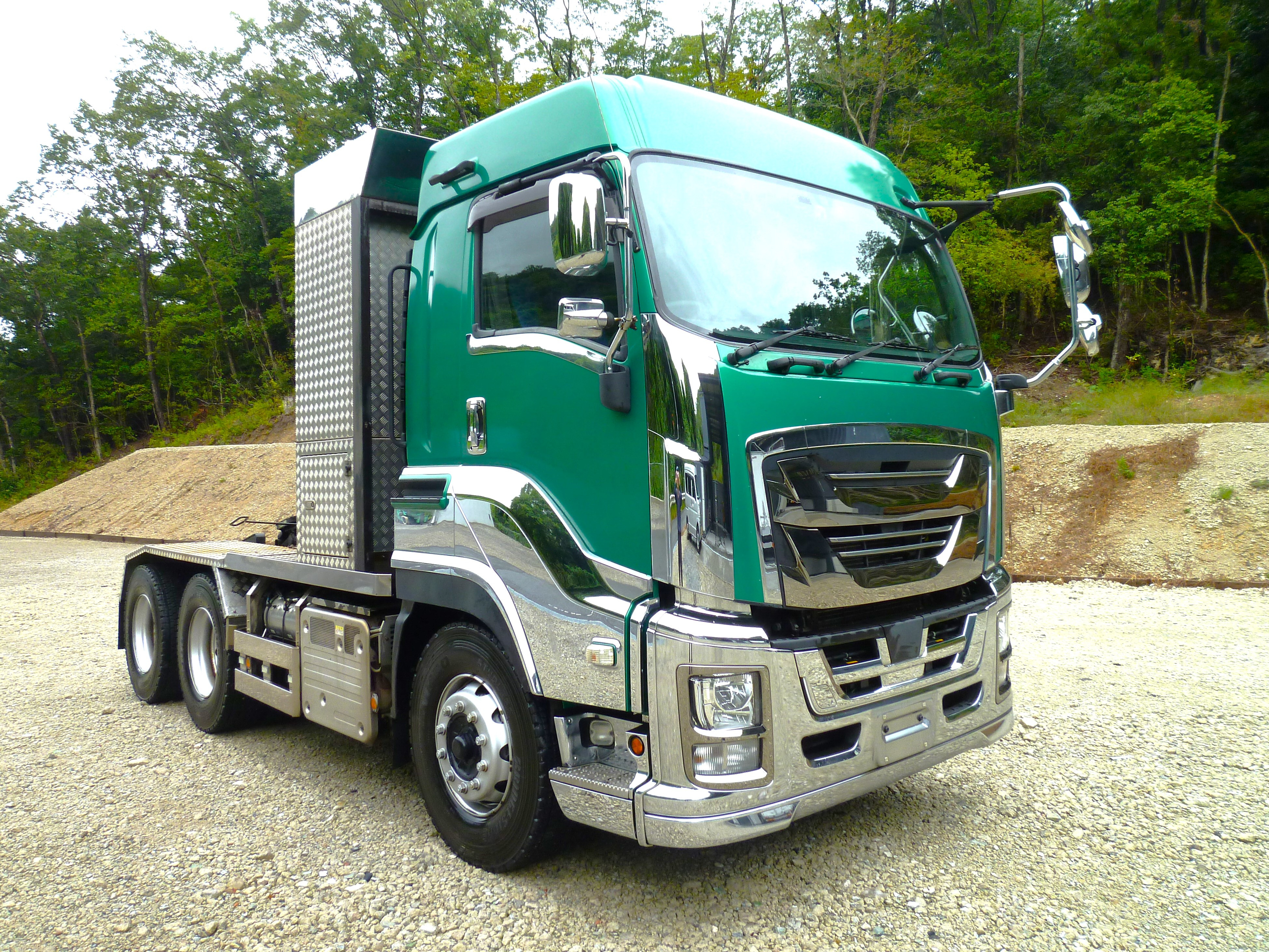 ISUZU トラック Fカーゴ ラインナップ | ISUZU：フォワード（中型トラック）