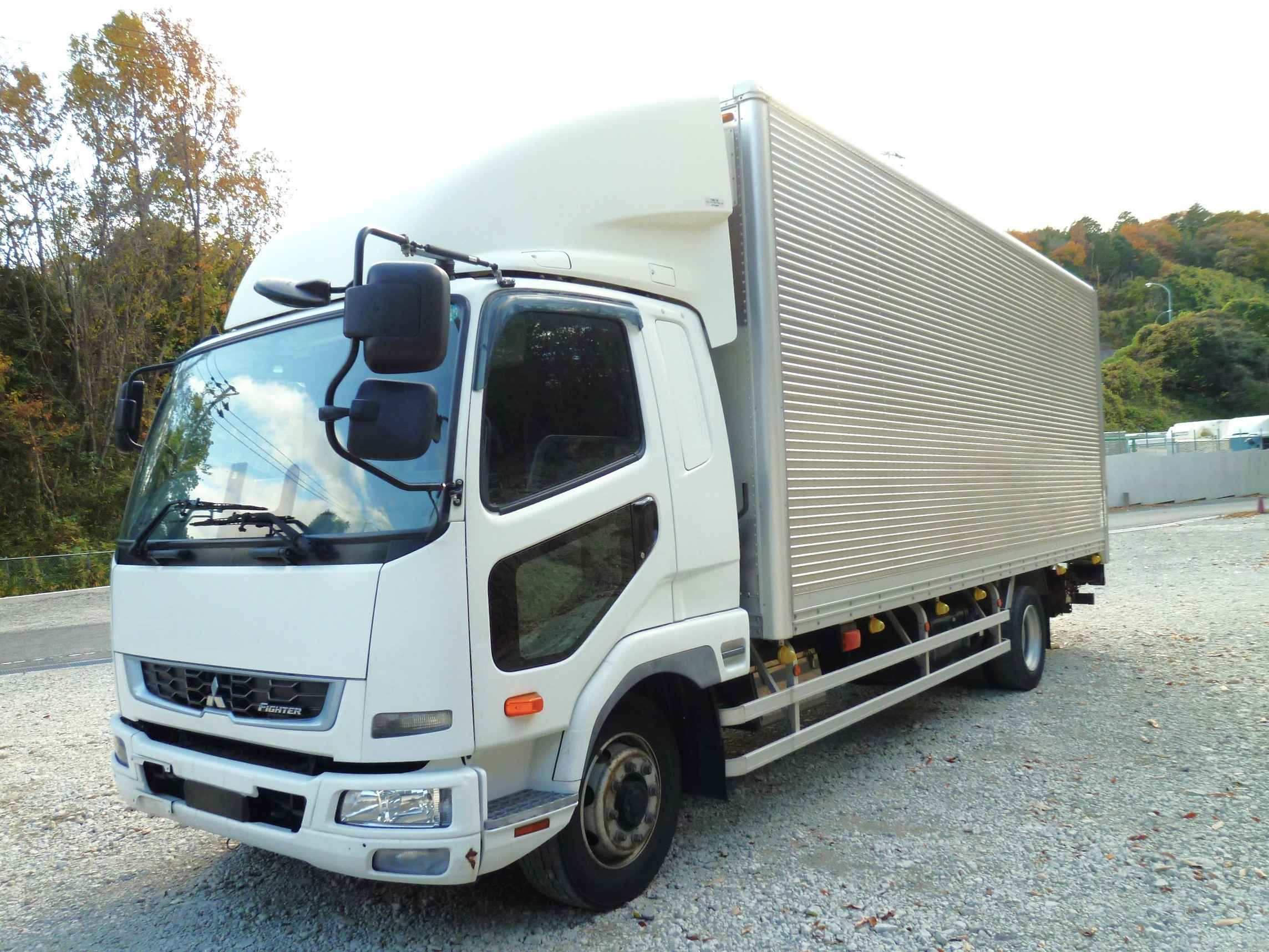 三菱 ファイター 2KG-FK65FY(2WD)の写真1