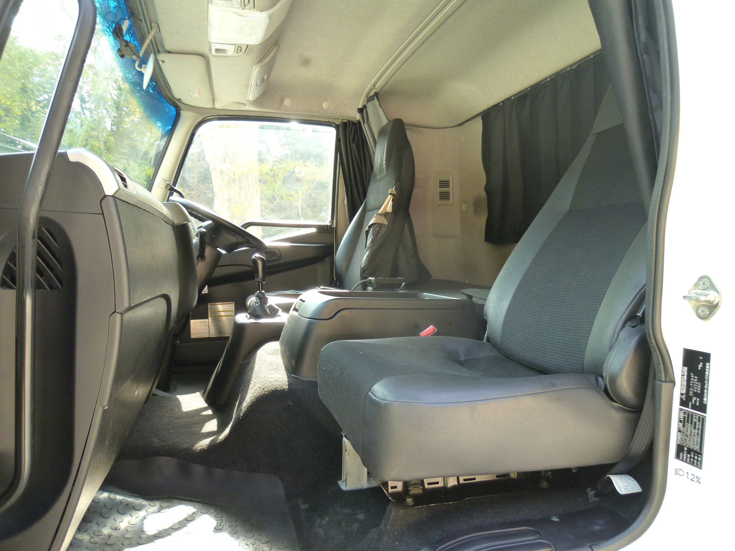 三菱 ファイター 2KG-FK64F(2WD)の写真32