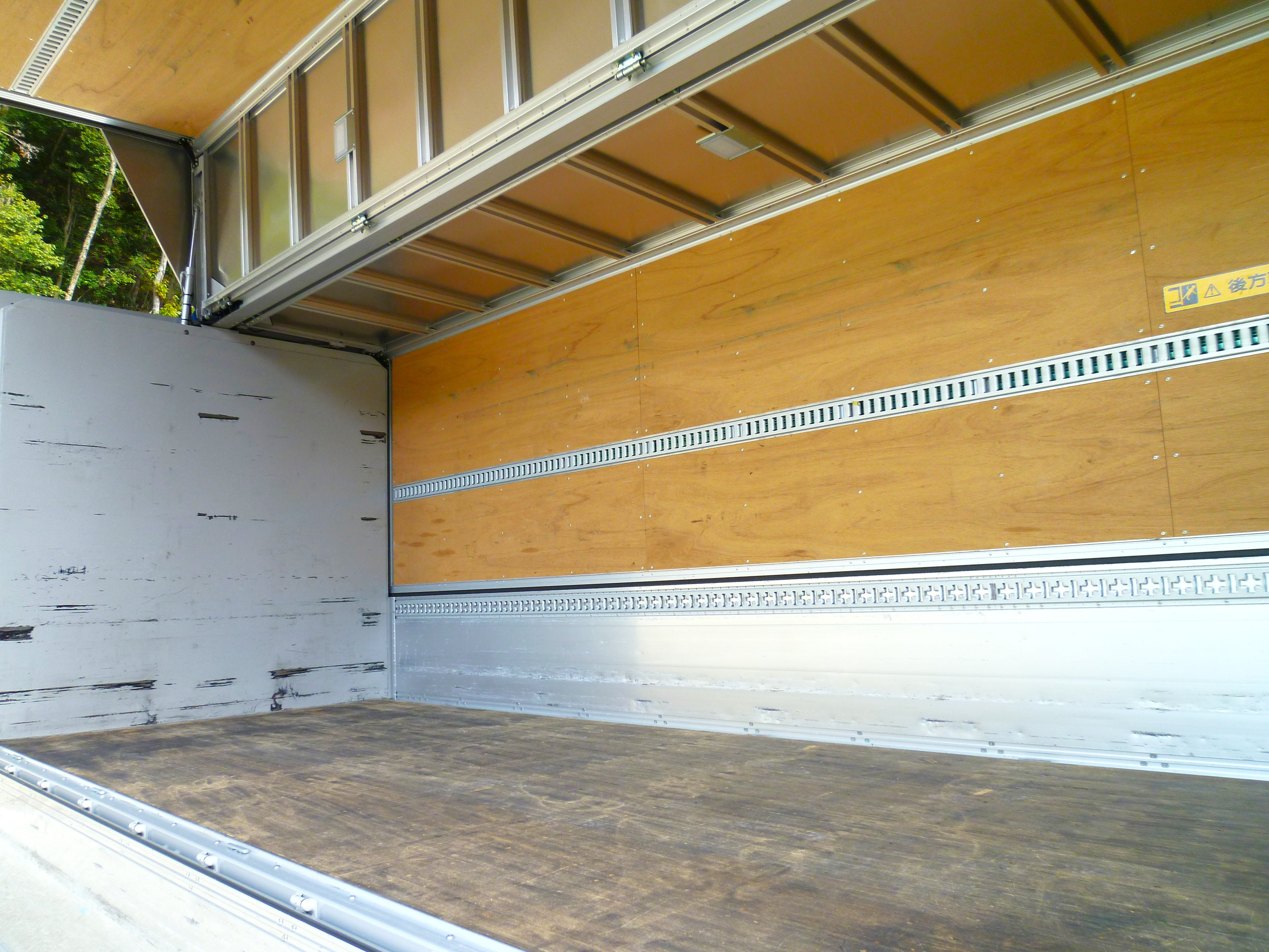 UD コンドル 2RG-BRR90T2(2WD)の写真18