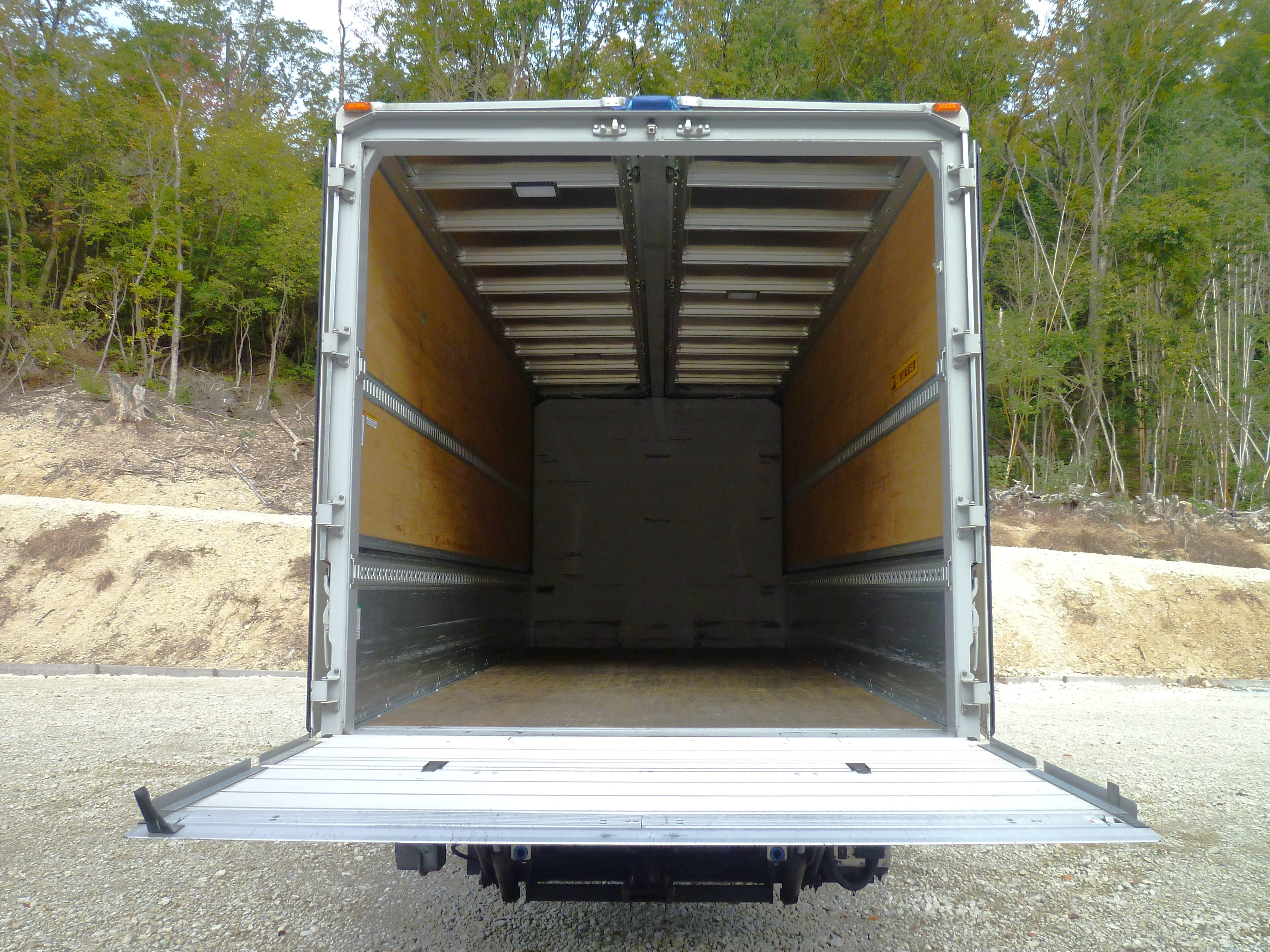 UD コンドル 2RG-BRR90T2(2WD)の写真21