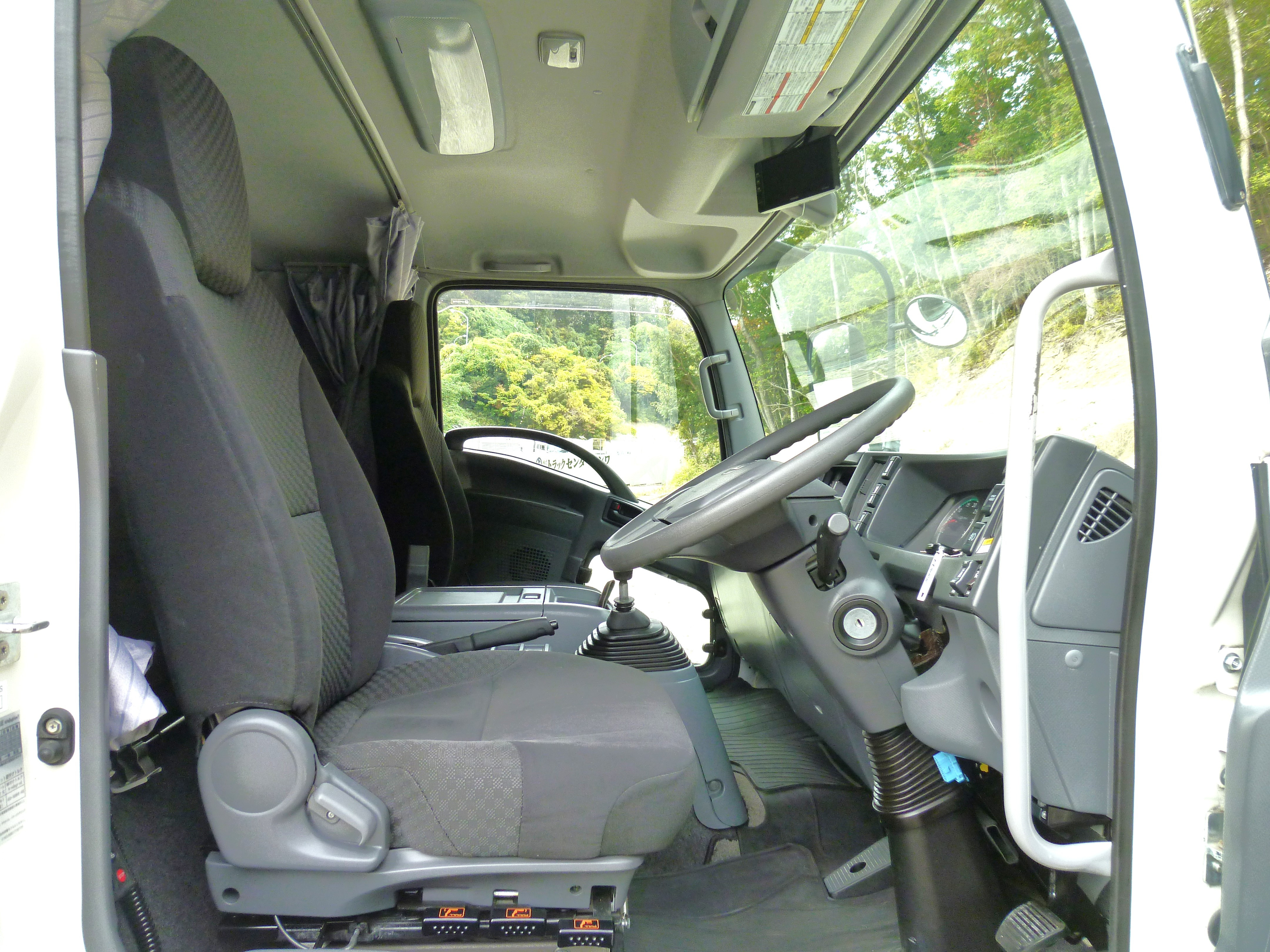 UD コンドル 2RG-BRR90T2(2WD)の写真30