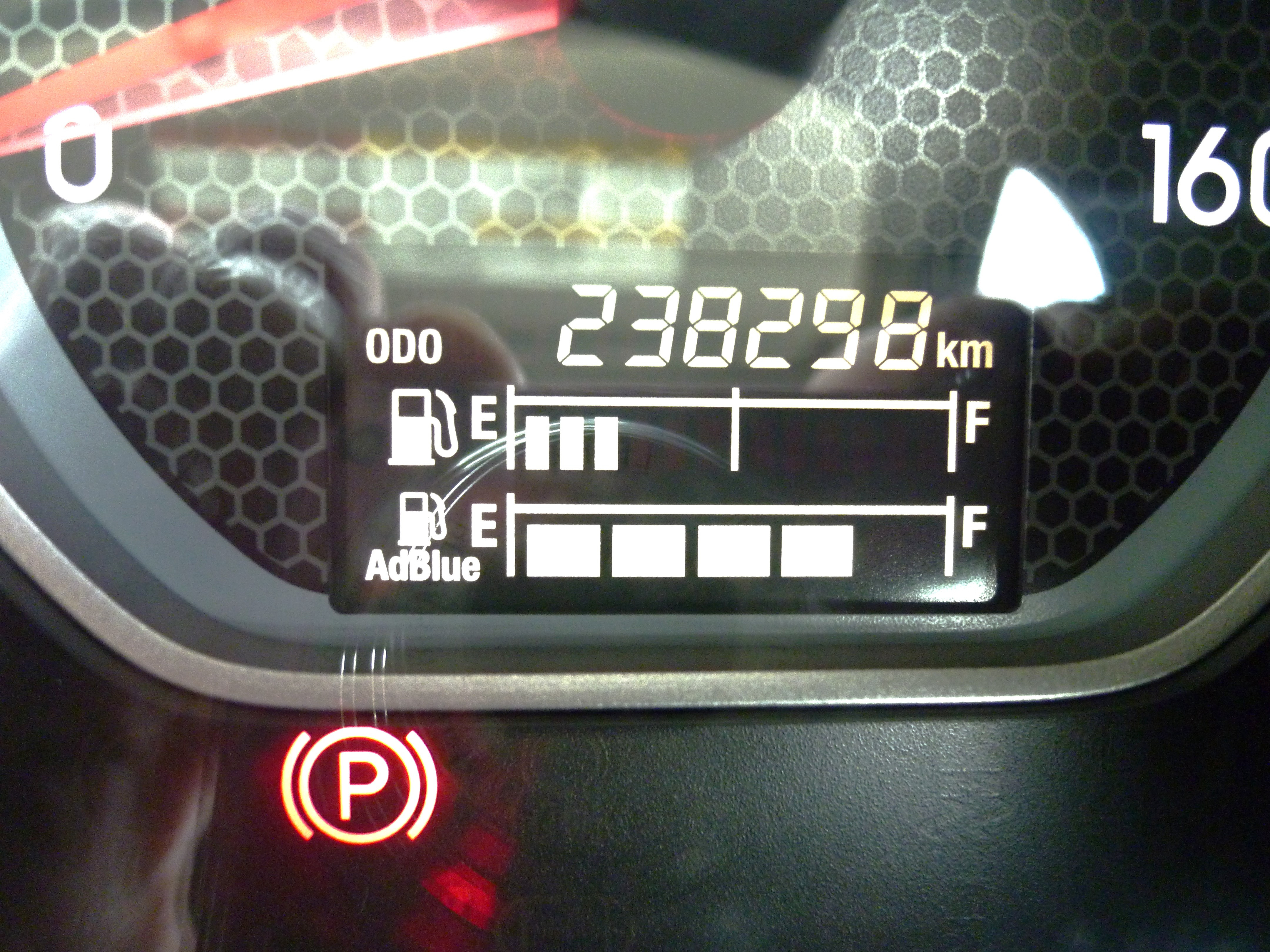 UD コンドル 2RG-BRR90T2(2WD)の写真32