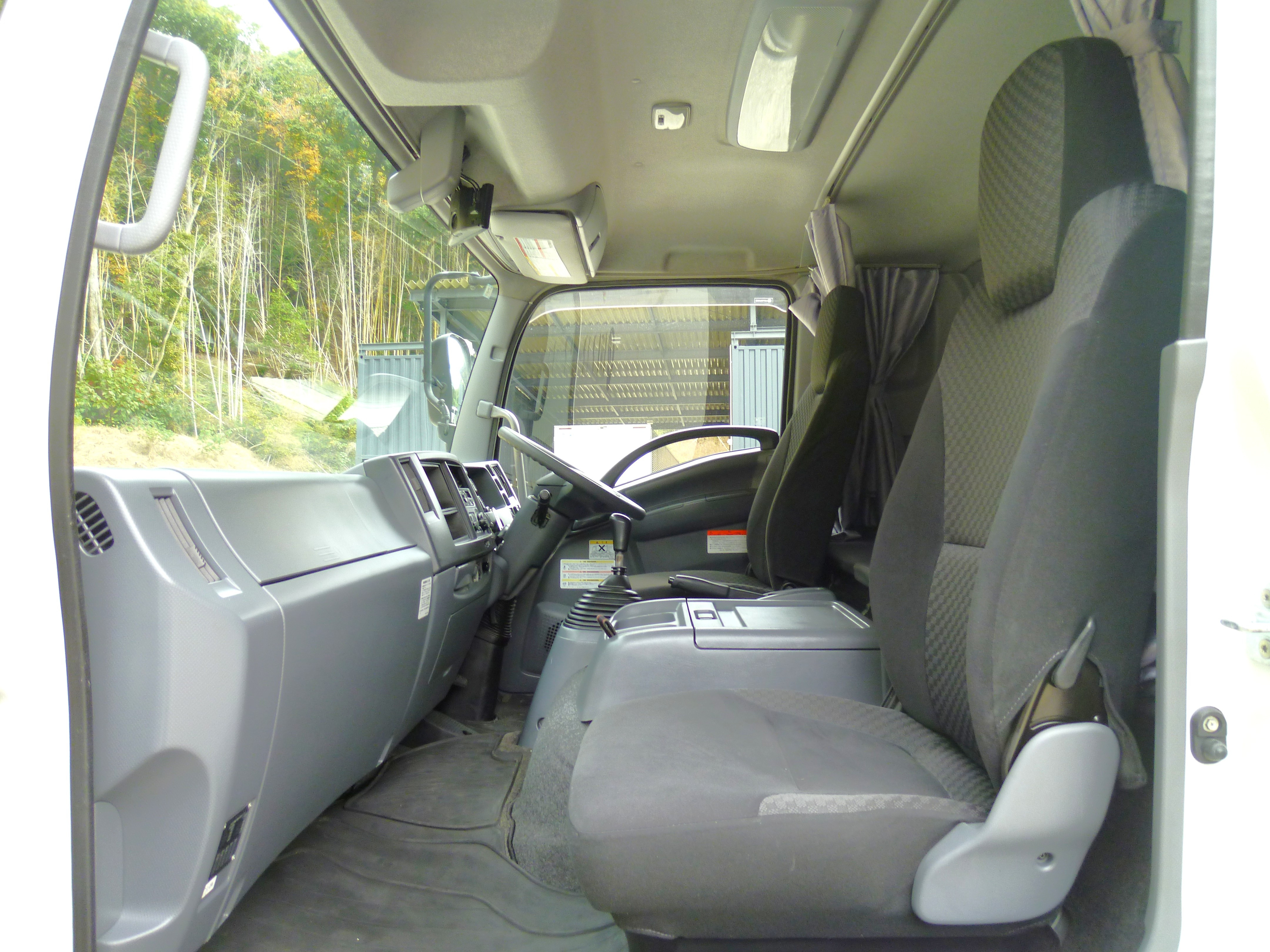 UD コンドル 2RG-BRR90T2(2WD)の写真35