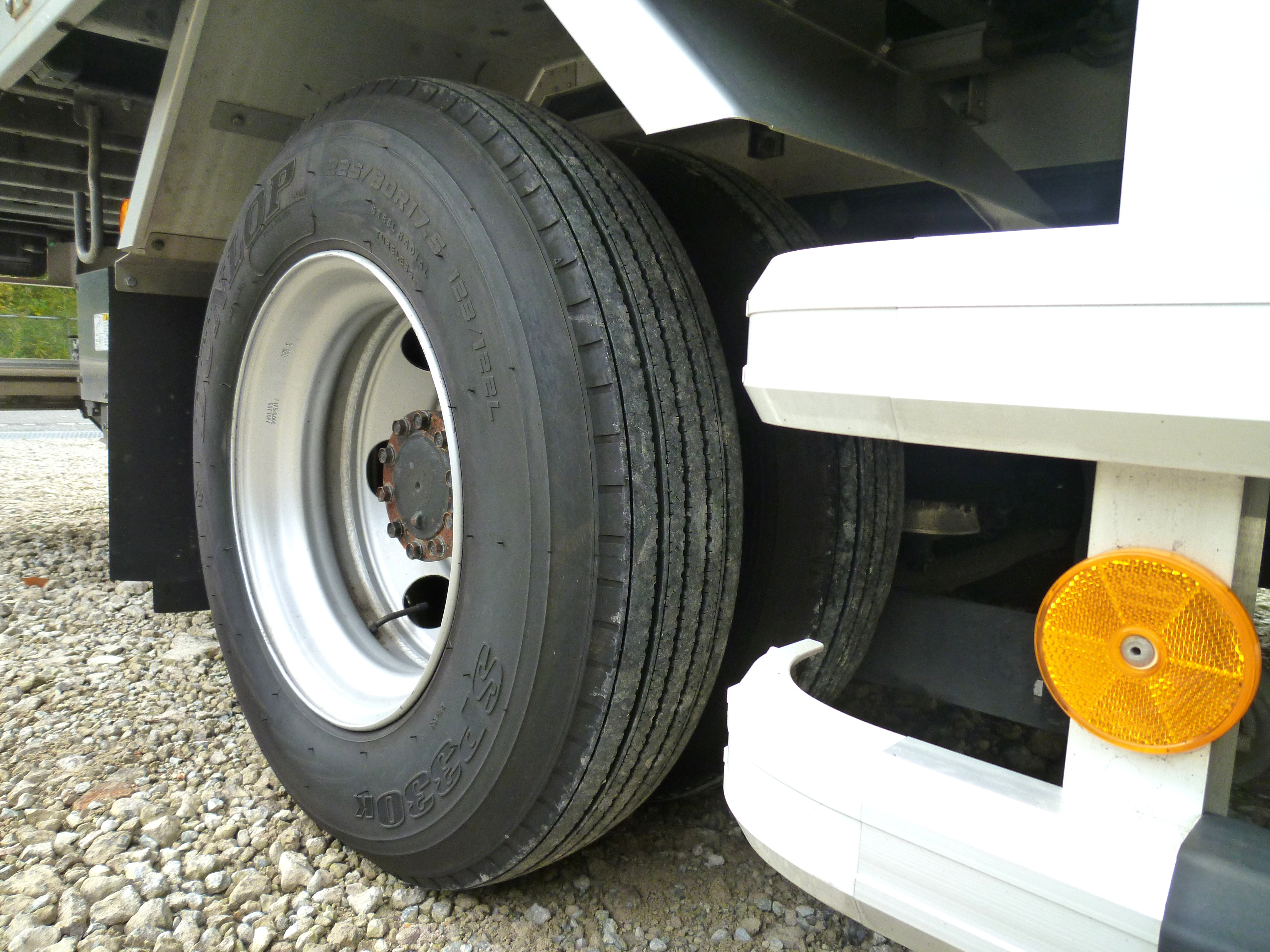 UD コンドル 2RG-BRR90T2(2WD)の写真44