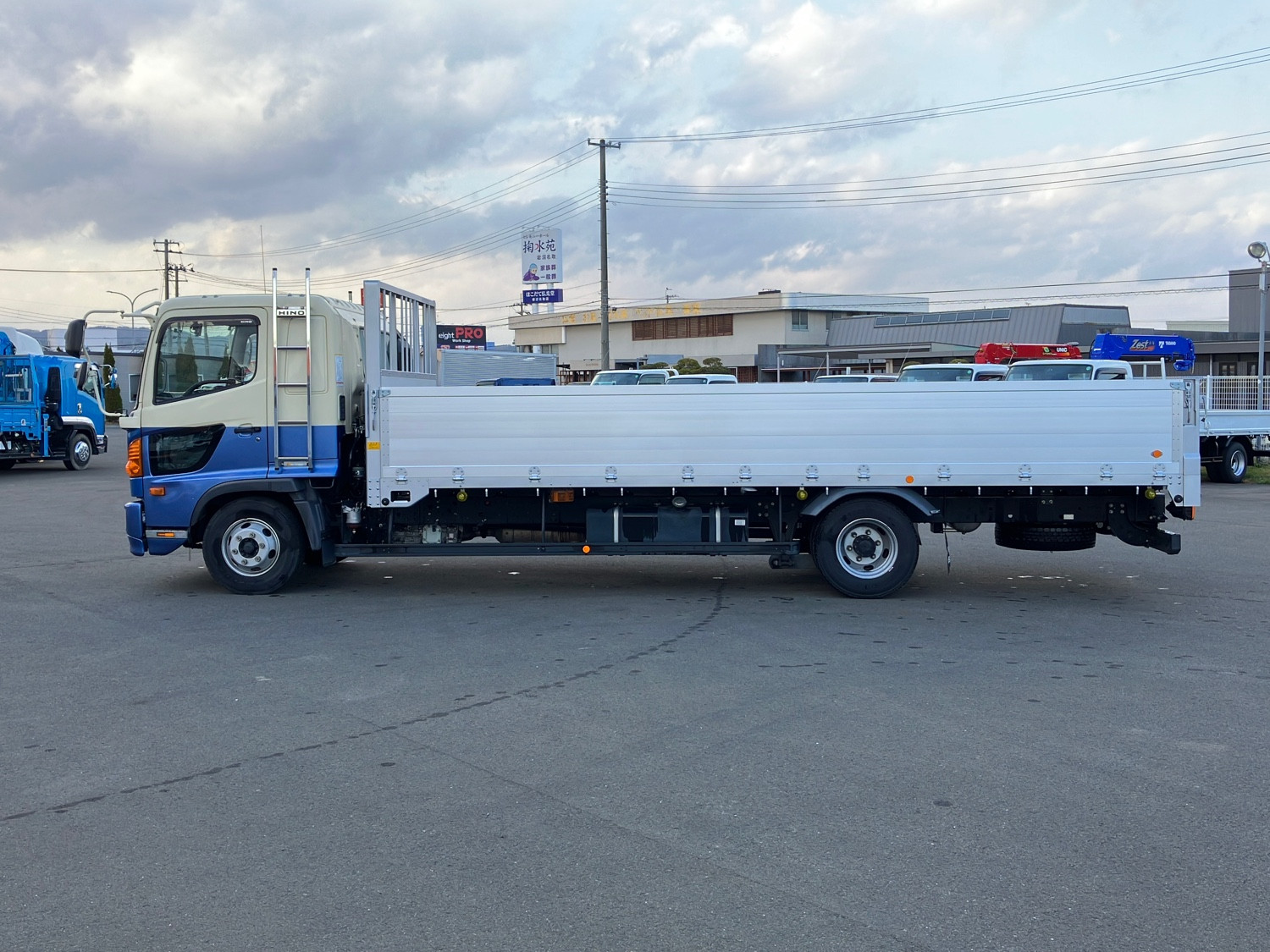 日野 レンジャー TKG-FD7JLAG(2WD)の写真5