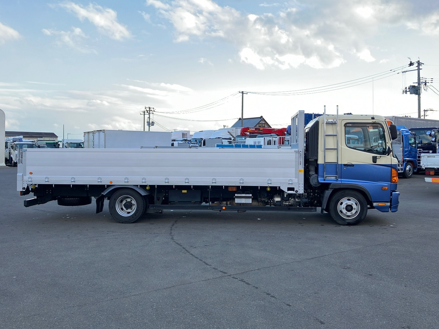 日野 レンジャー TKG-FD7JLAG(2WD)の写真6