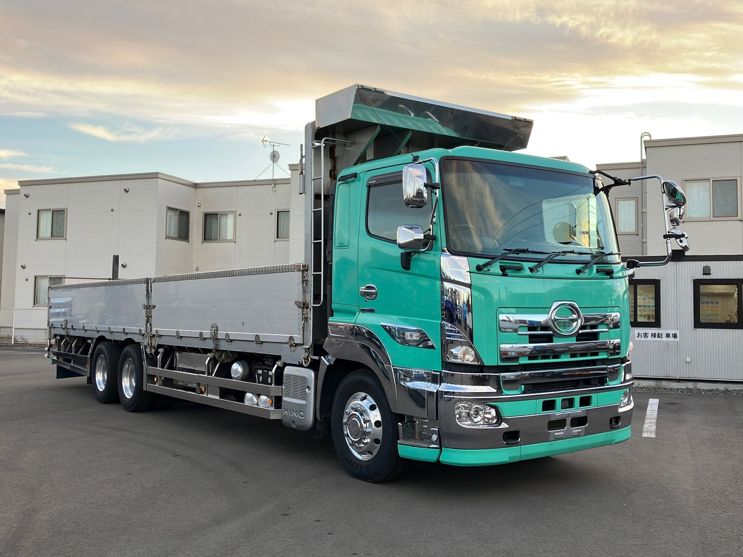 日野 プロフィア QKG-FS1EZBJ(6x4)の写真2