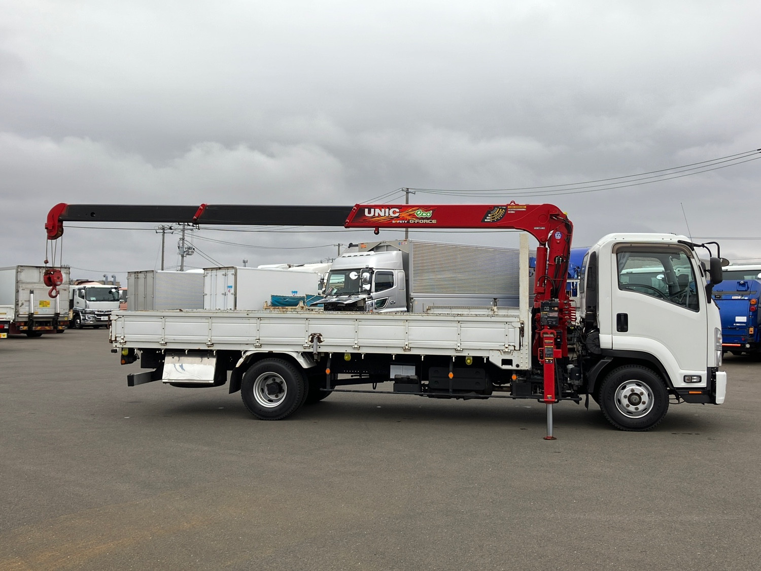 いすゞ フォワード 2RG-FRR90S2(2WD)の写真6