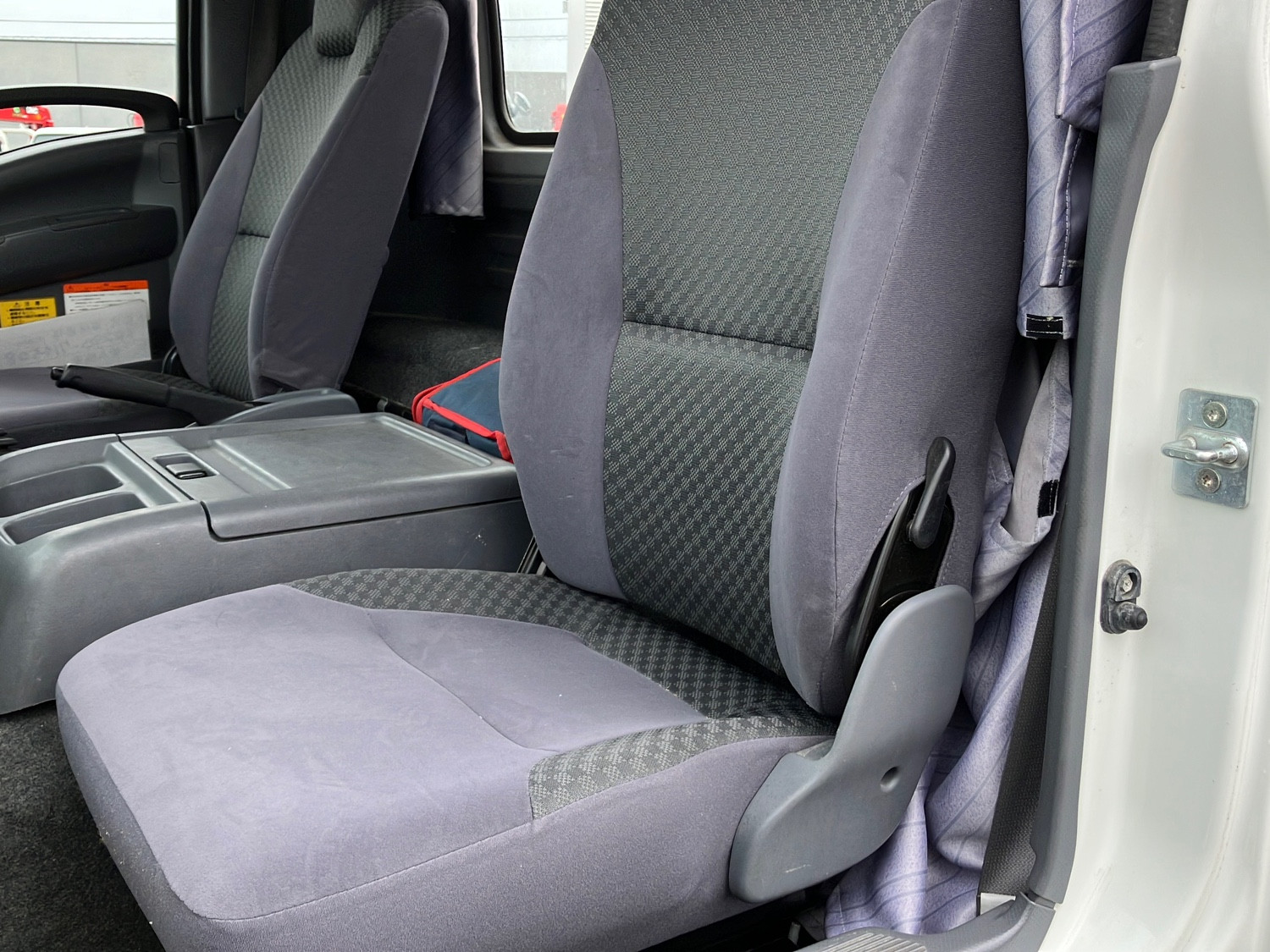 いすゞ フォワード 2RG-FRR90S2(2WD)の写真20