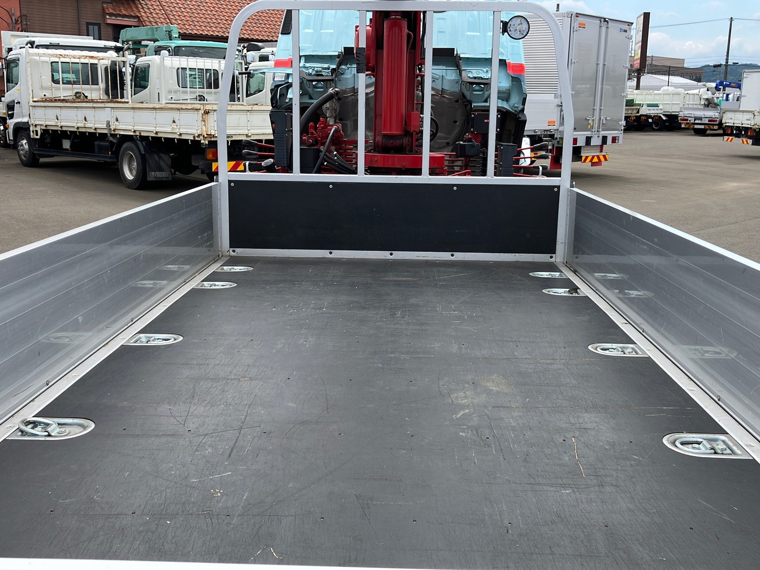 いすゞ エルフ TRG-NMR85AR(2WD)の写真7