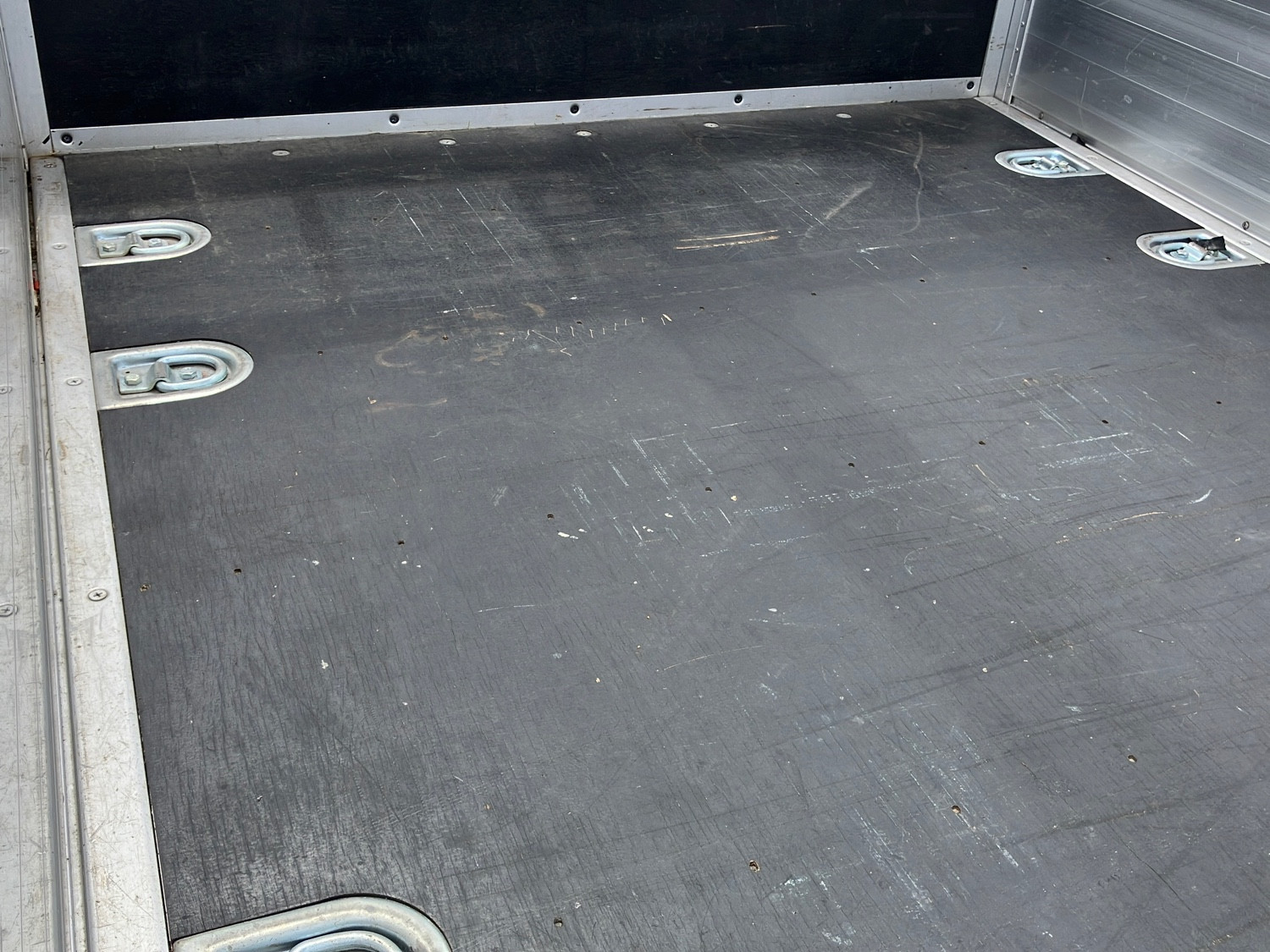 いすゞ エルフ TRG-NMR85AR(2WD)の写真8