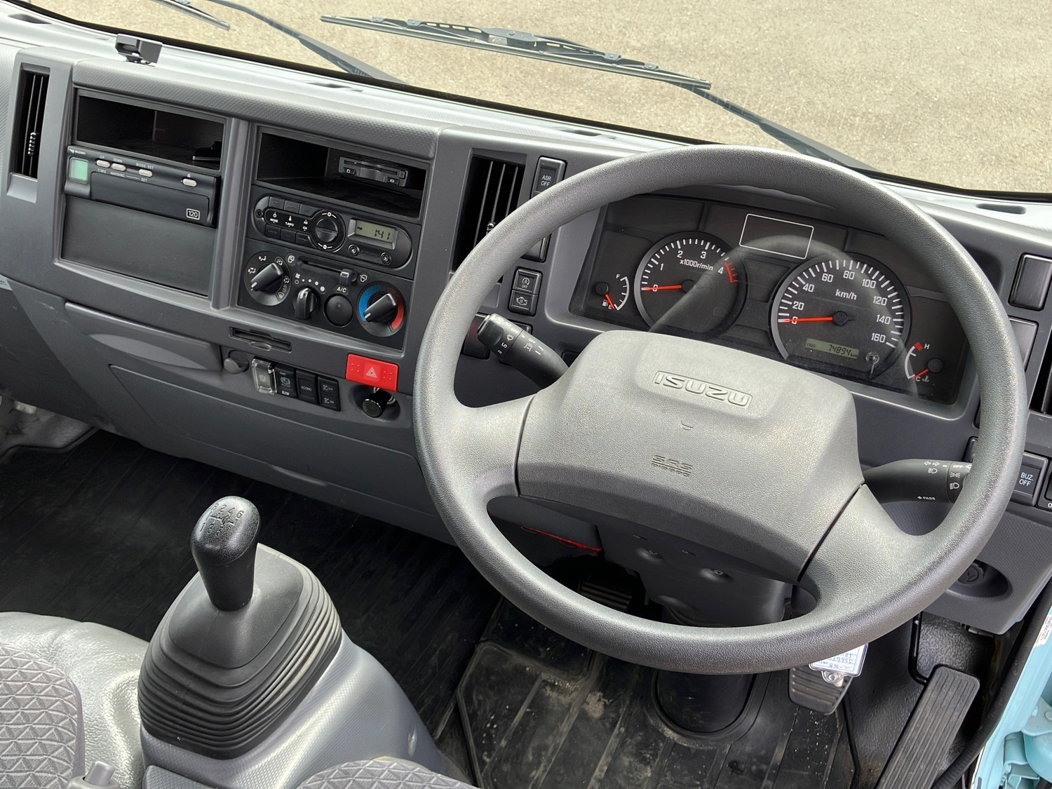 いすゞ エルフ TRG-NMR85AR(2WD)の写真21