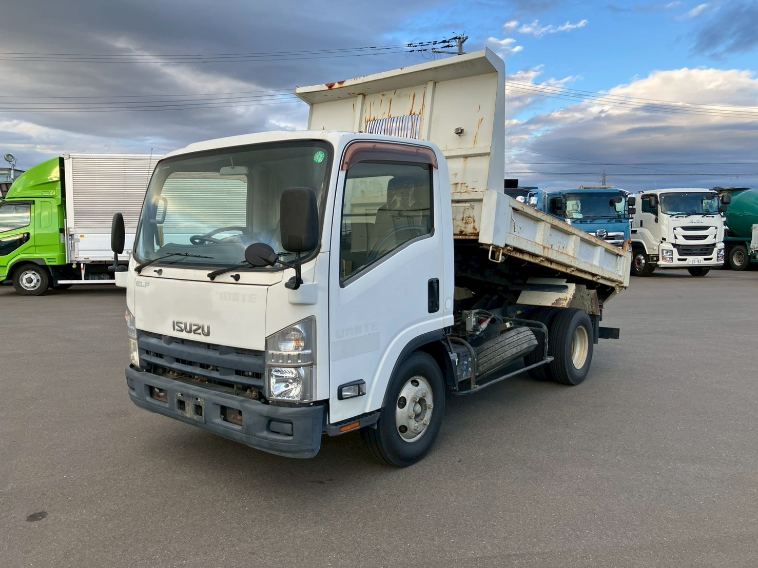 いすゞ エルフ PDG-NPR75N(2WD)の写真2