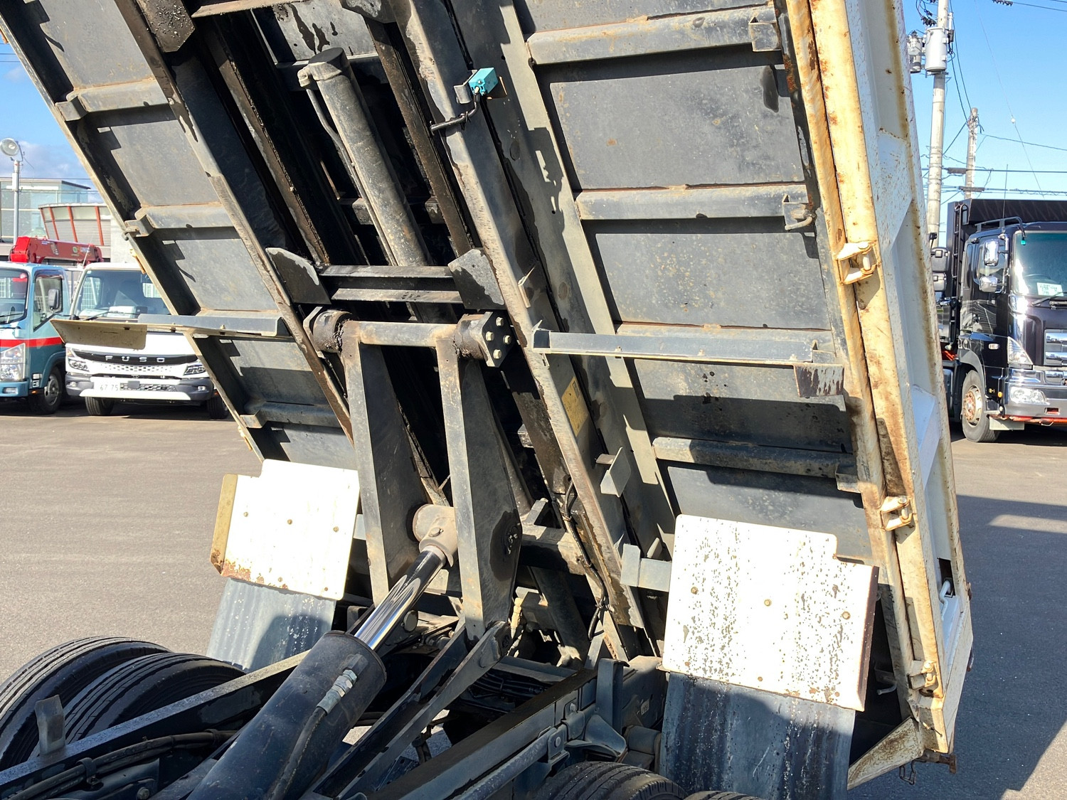 いすゞ エルフ PDG-NPR75N(2WD)の写真14