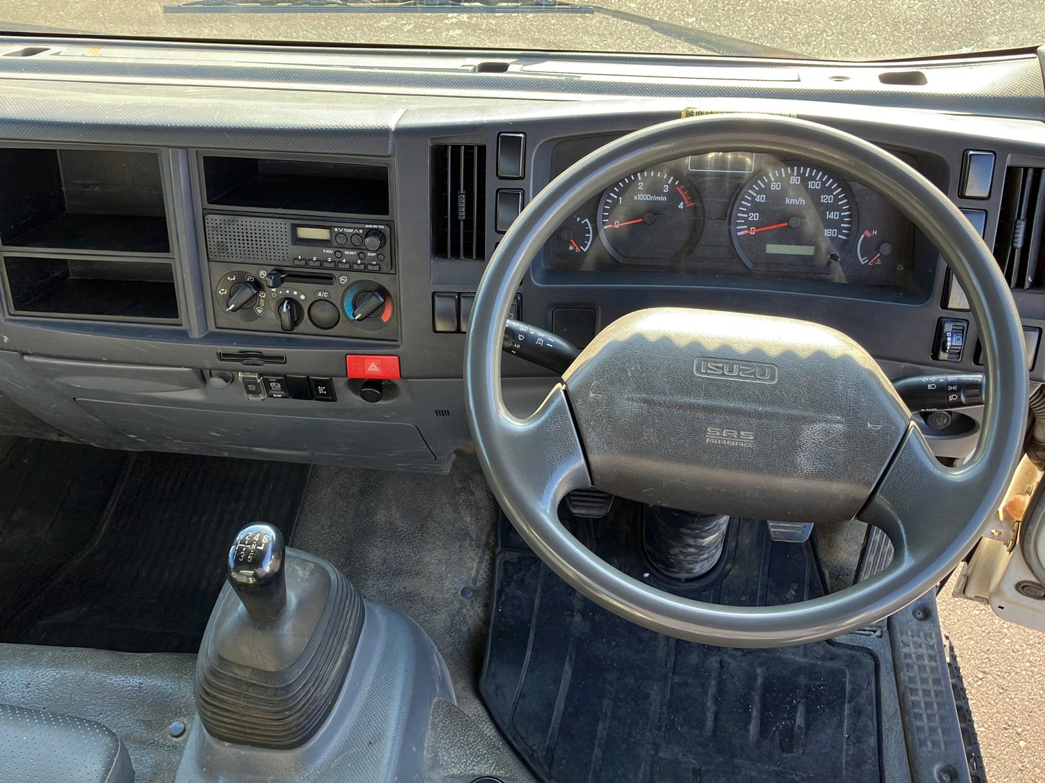 いすゞ エルフ PDG-NPR75N(2WD)の写真22