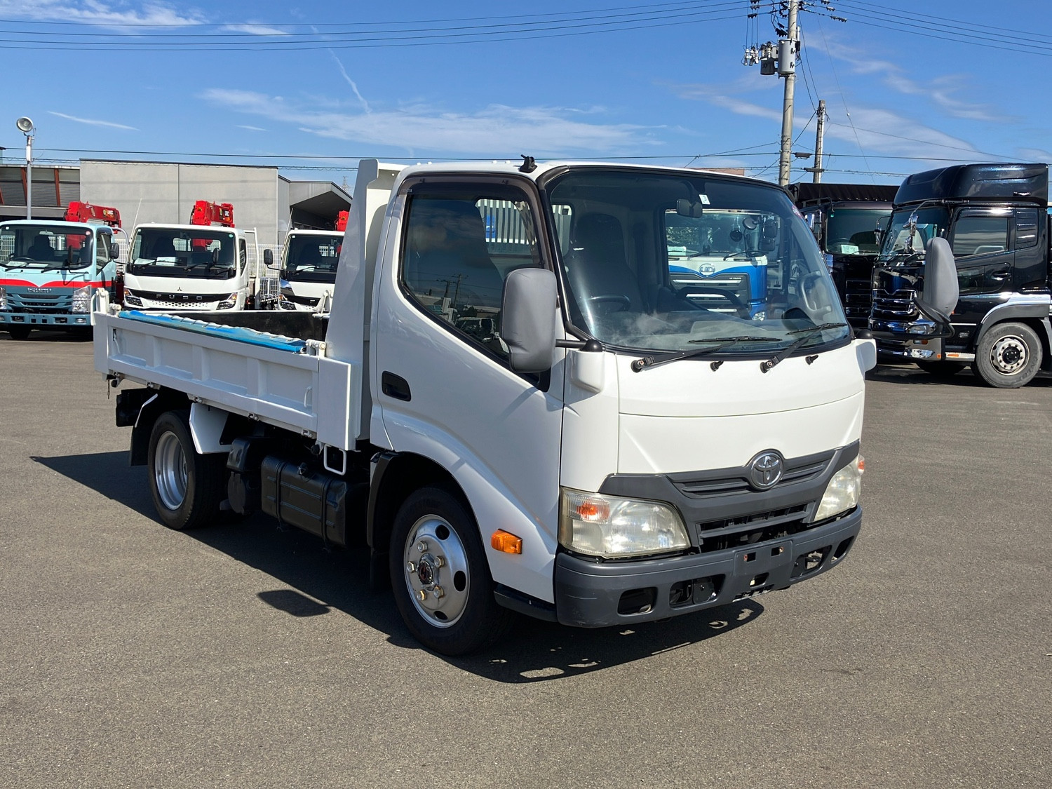 トヨタ ダイナ TKG-XZU675D(4WD)の写真2