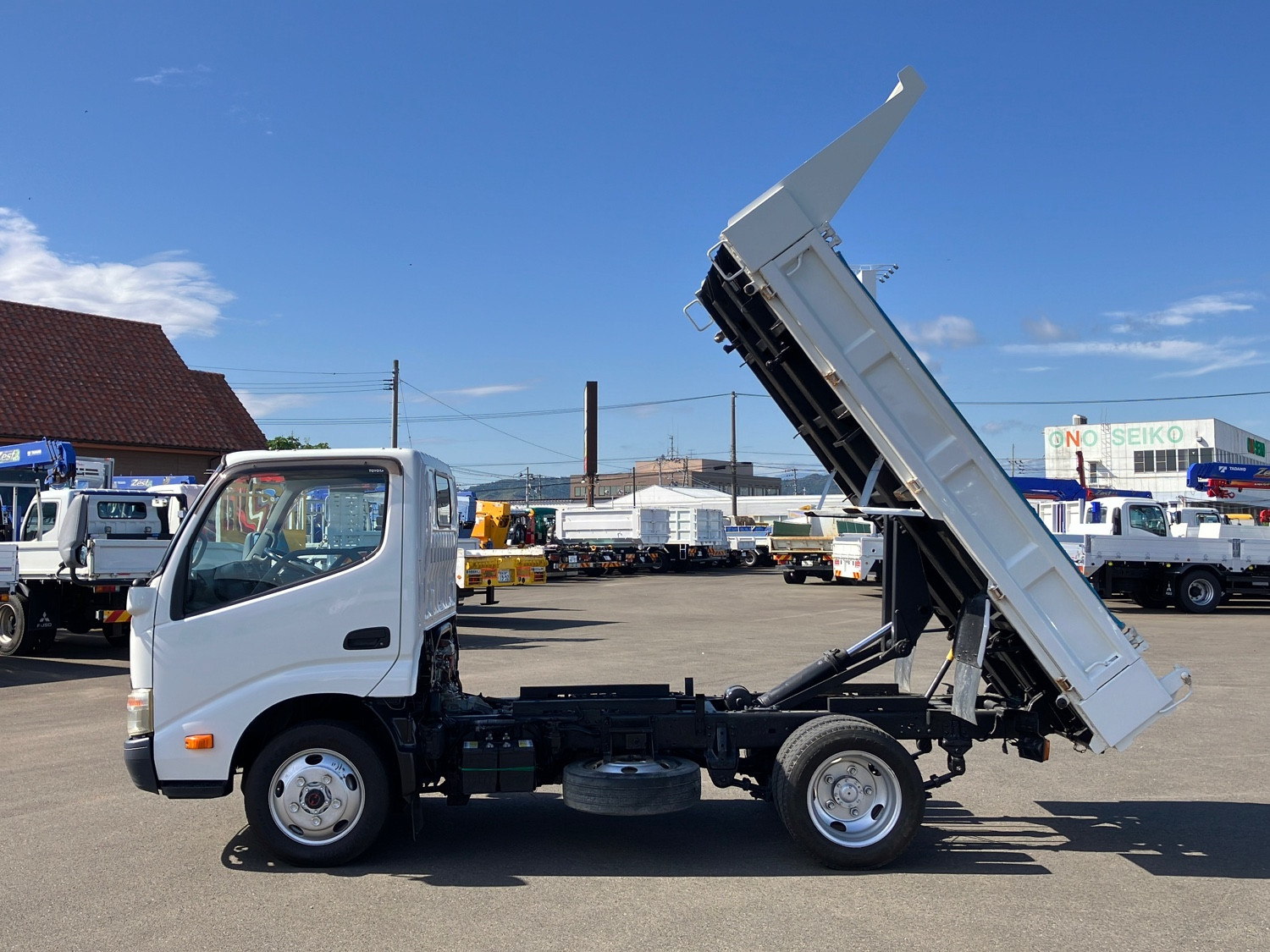 トヨタ ダイナ TKG-XZU675D(4WD)の写真5