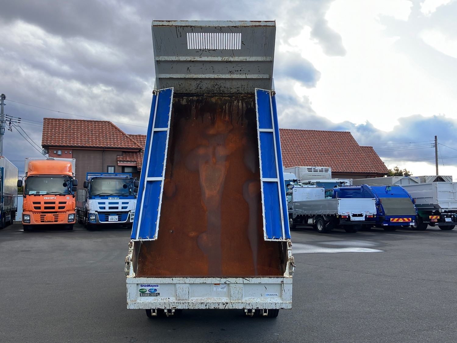 いすゞ エルフ 2PG-NKS88AN(4WD)の写真10