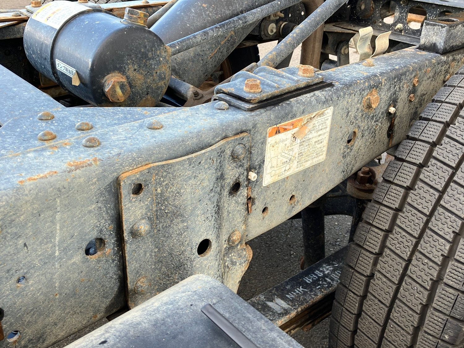 いすゞ エルフ 2PG-NKS88AN(4WD)の写真14