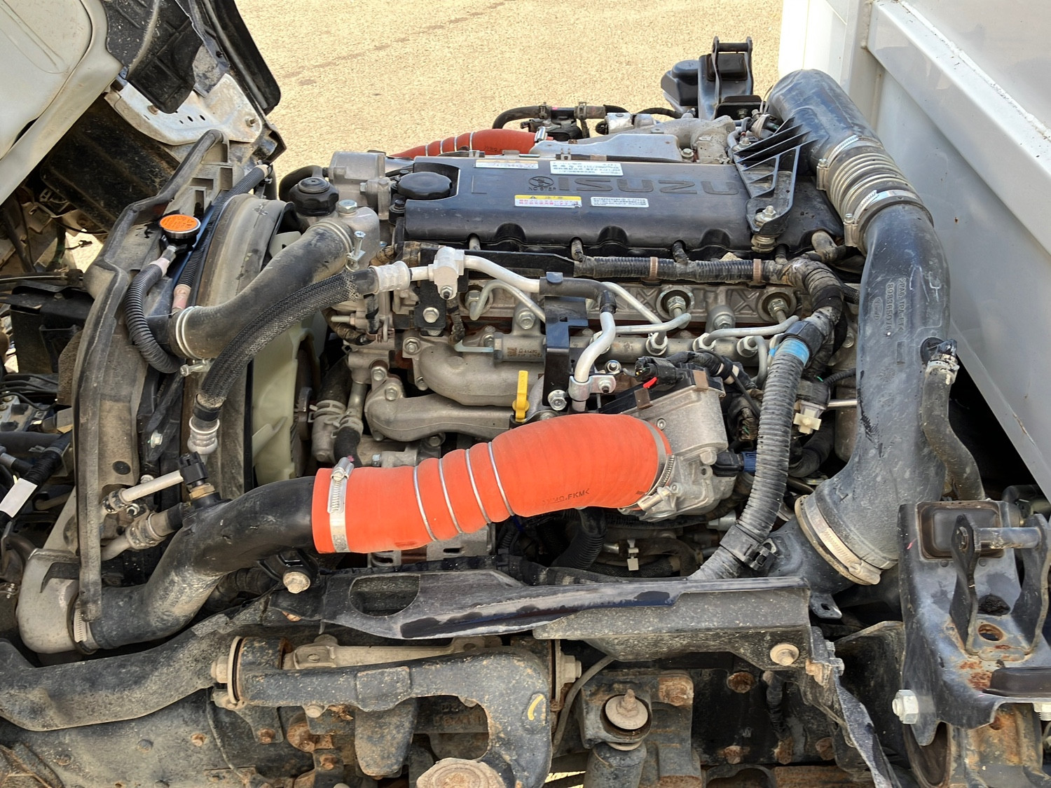 いすゞ エルフ 2PG-NKS88AN(4WD)の写真17