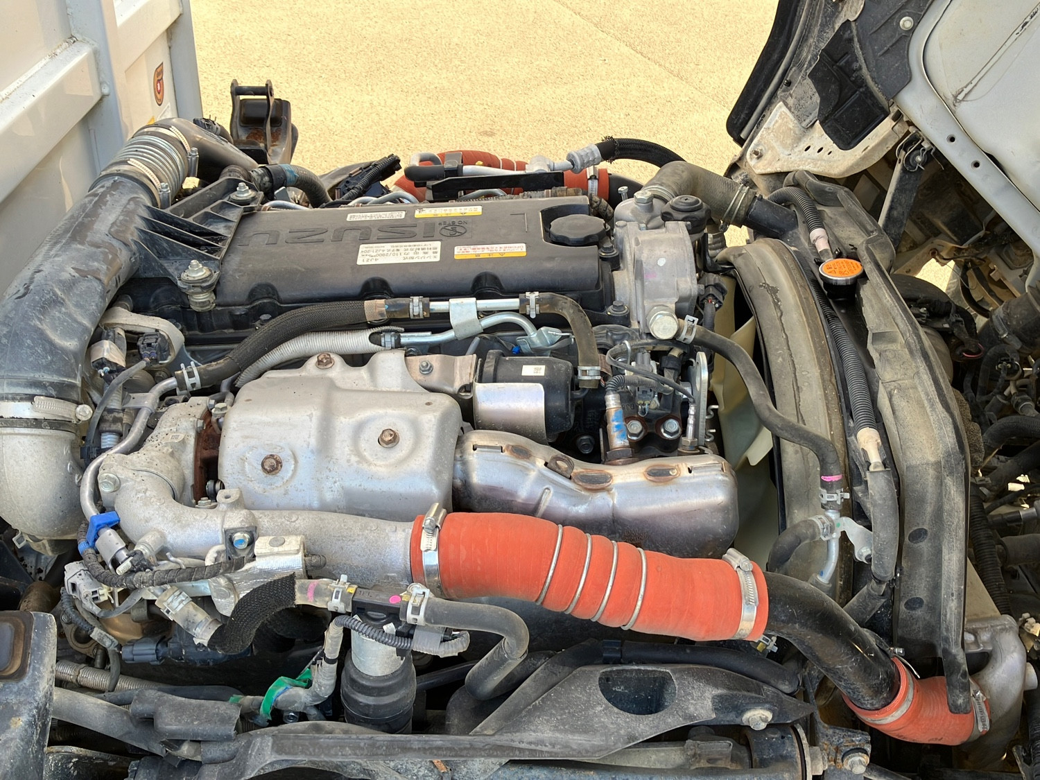 いすゞ エルフ 2PG-NKS88AN(4WD)の写真18