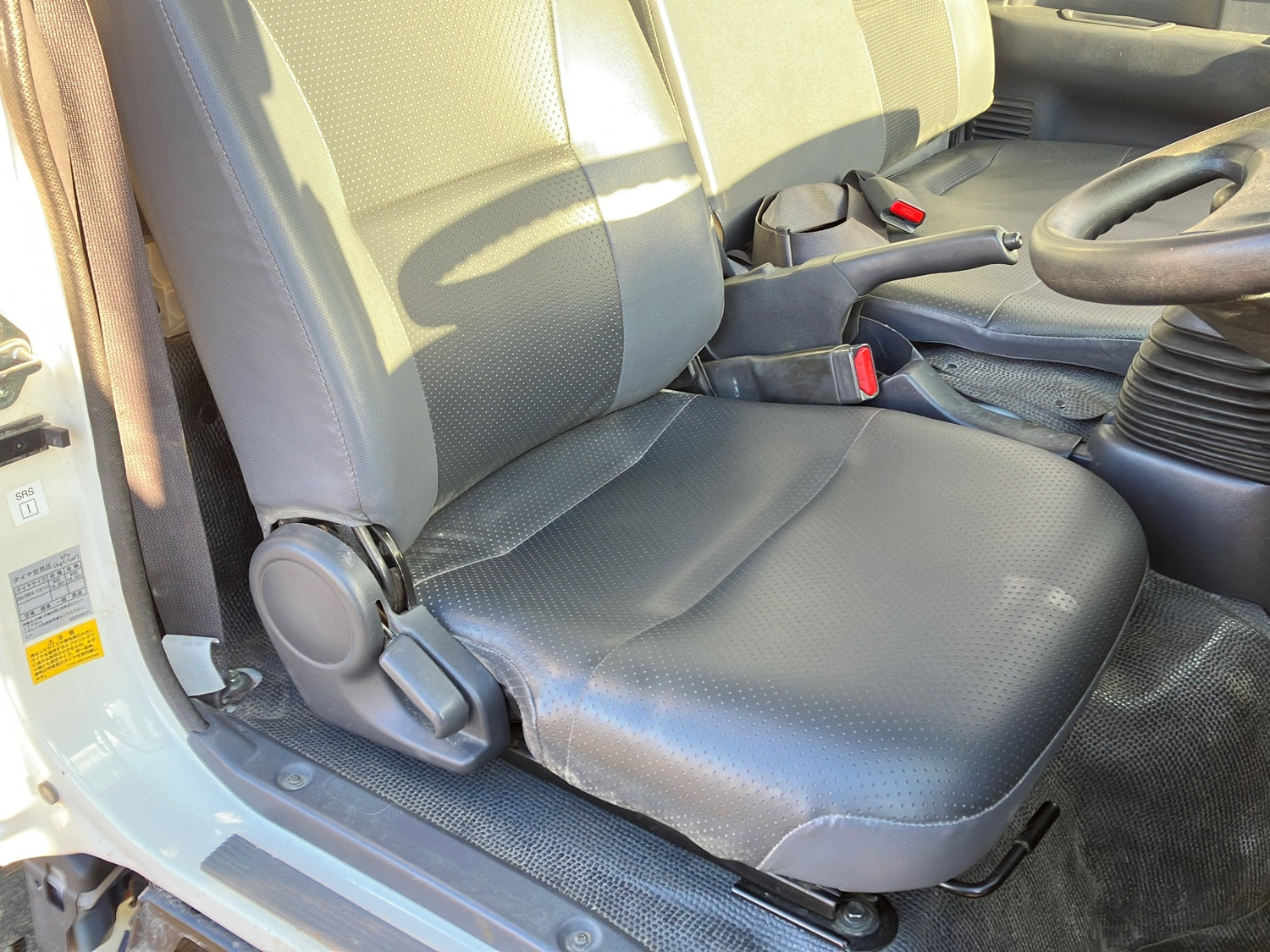 いすゞ エルフ 2PG-NKS88AN(4WD)の写真19