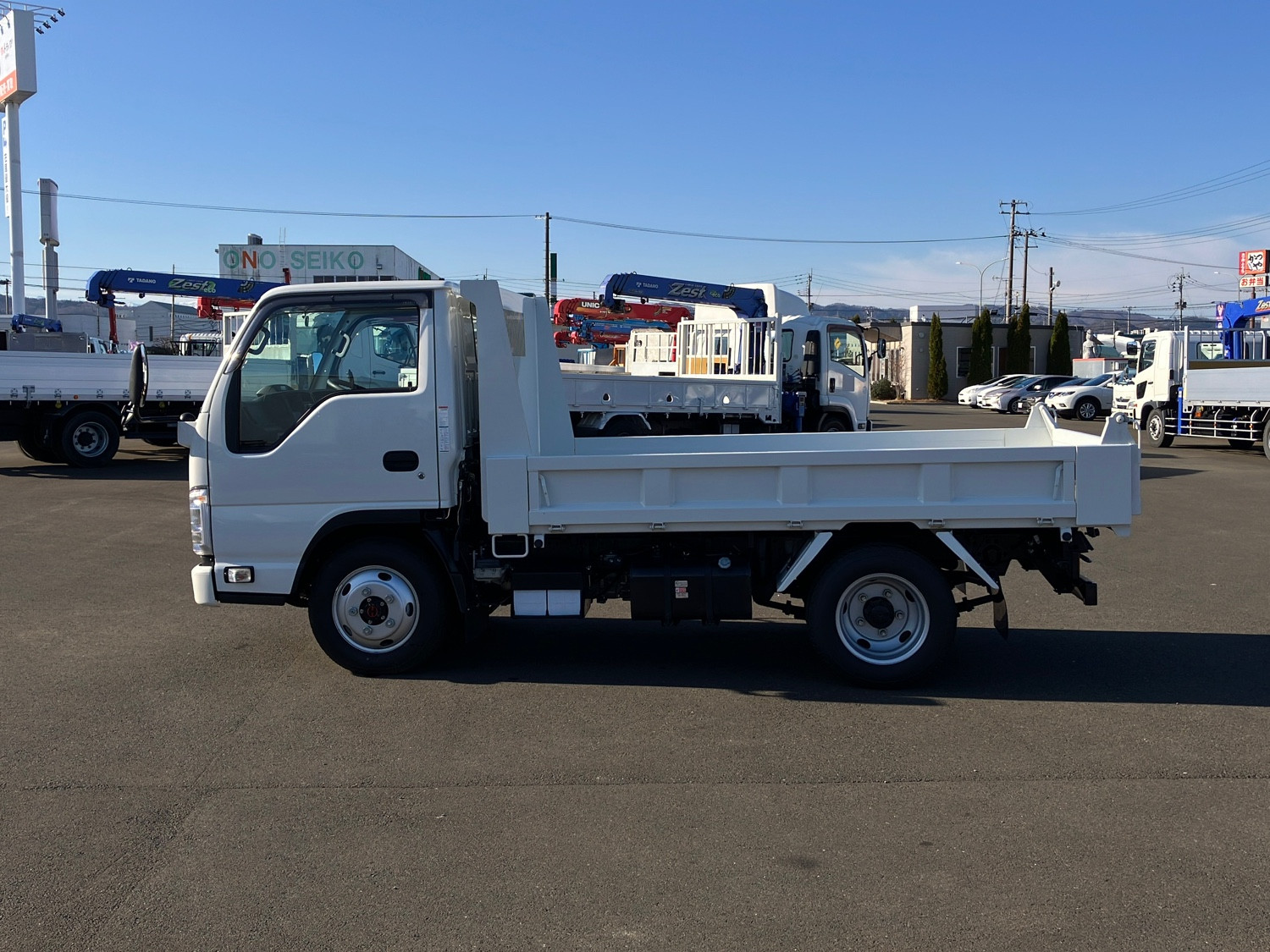 いすゞ エルフ 2PG-NKS88AD(4WD)の写真7