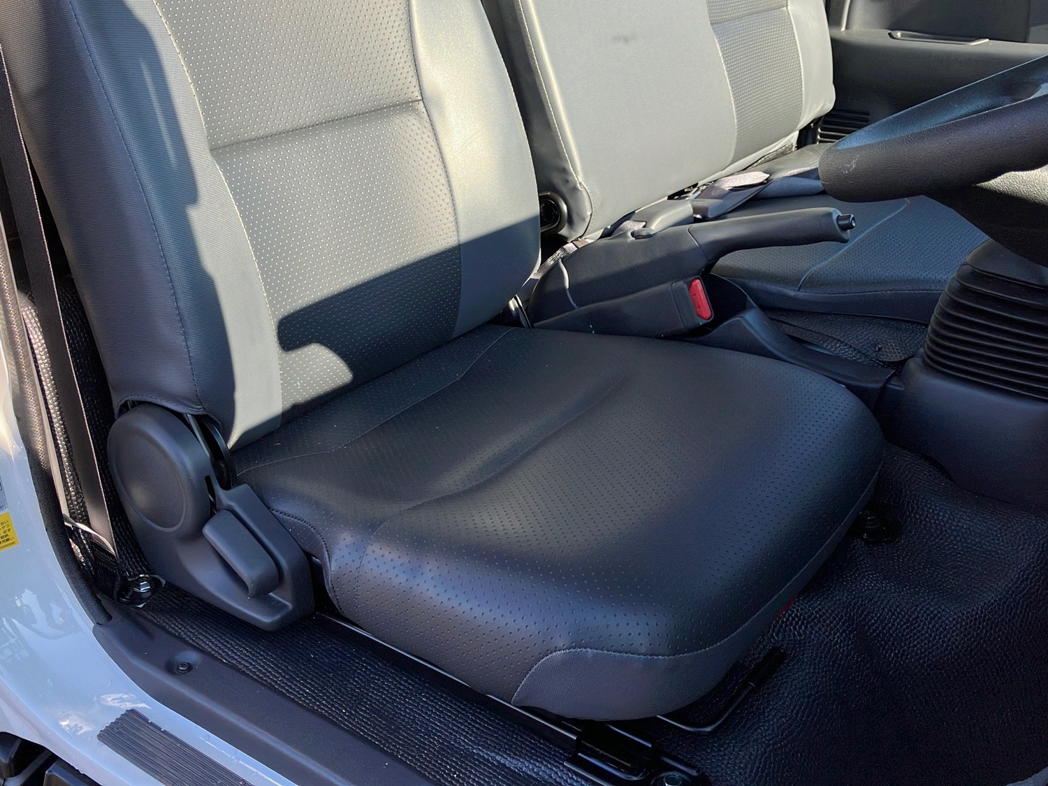 いすゞ エルフ 2PG-NKS88AD(4WD)の写真19