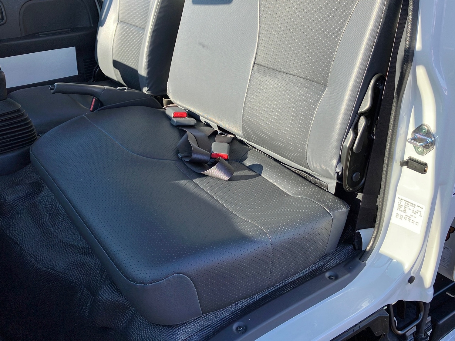 いすゞ エルフ 2PG-NKS88AD(4WD)の写真20