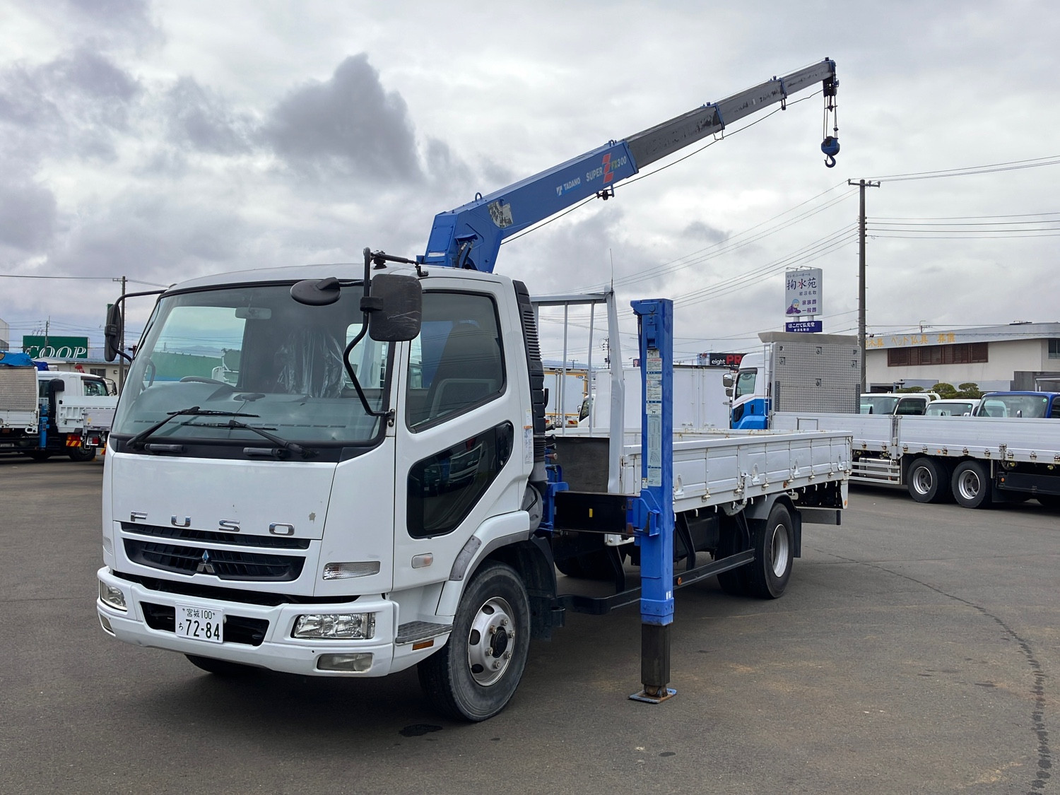 三菱 ファイター PA-FK71D(2WD)の写真1