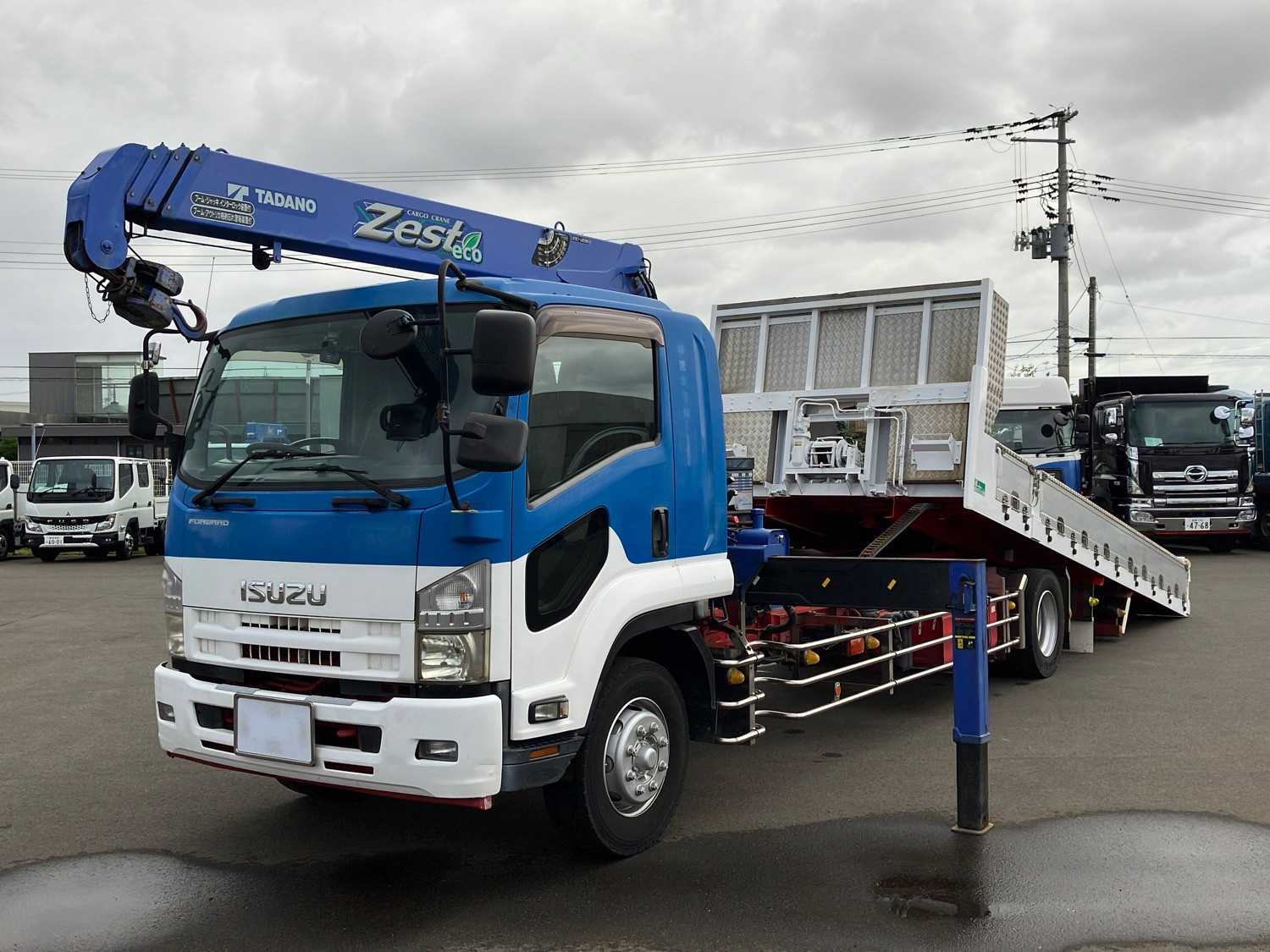 いすゞ フォワード LKG-FTR34S2(2WD)の写真1