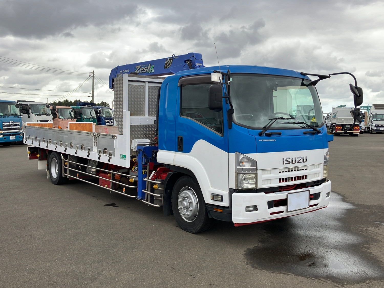 いすゞ フォワード LKG-FTR34S2(2WD)の写真2