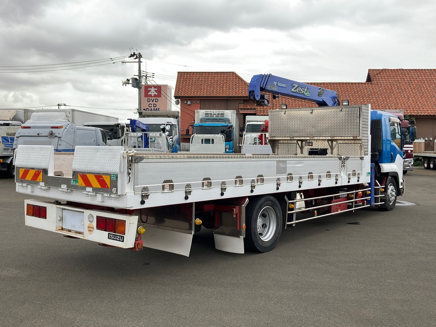 いすゞ フォワード LKG-FTR34S2(2WD)の写真3