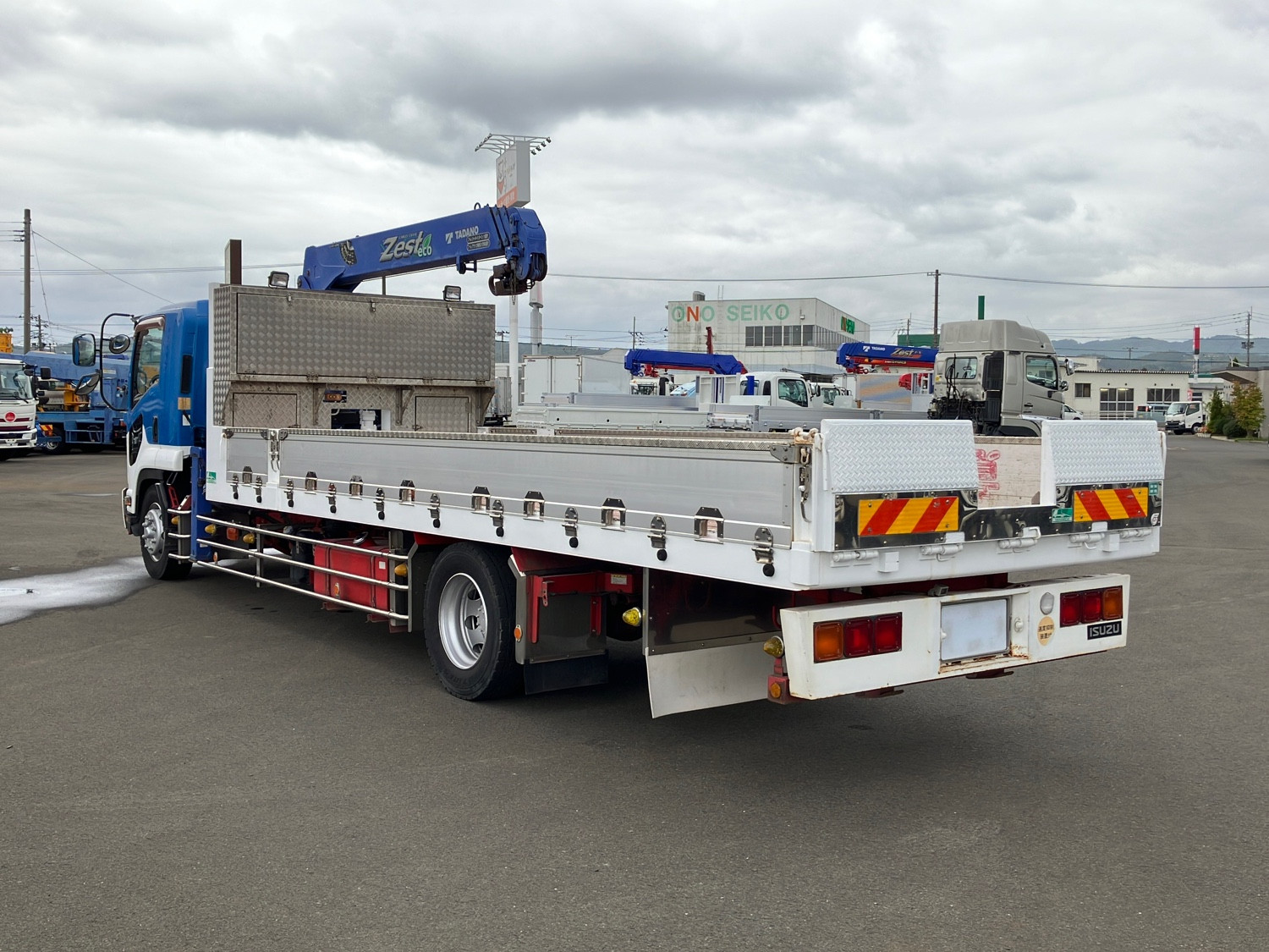 いすゞ フォワード LKG-FTR34S2(2WD)の写真4