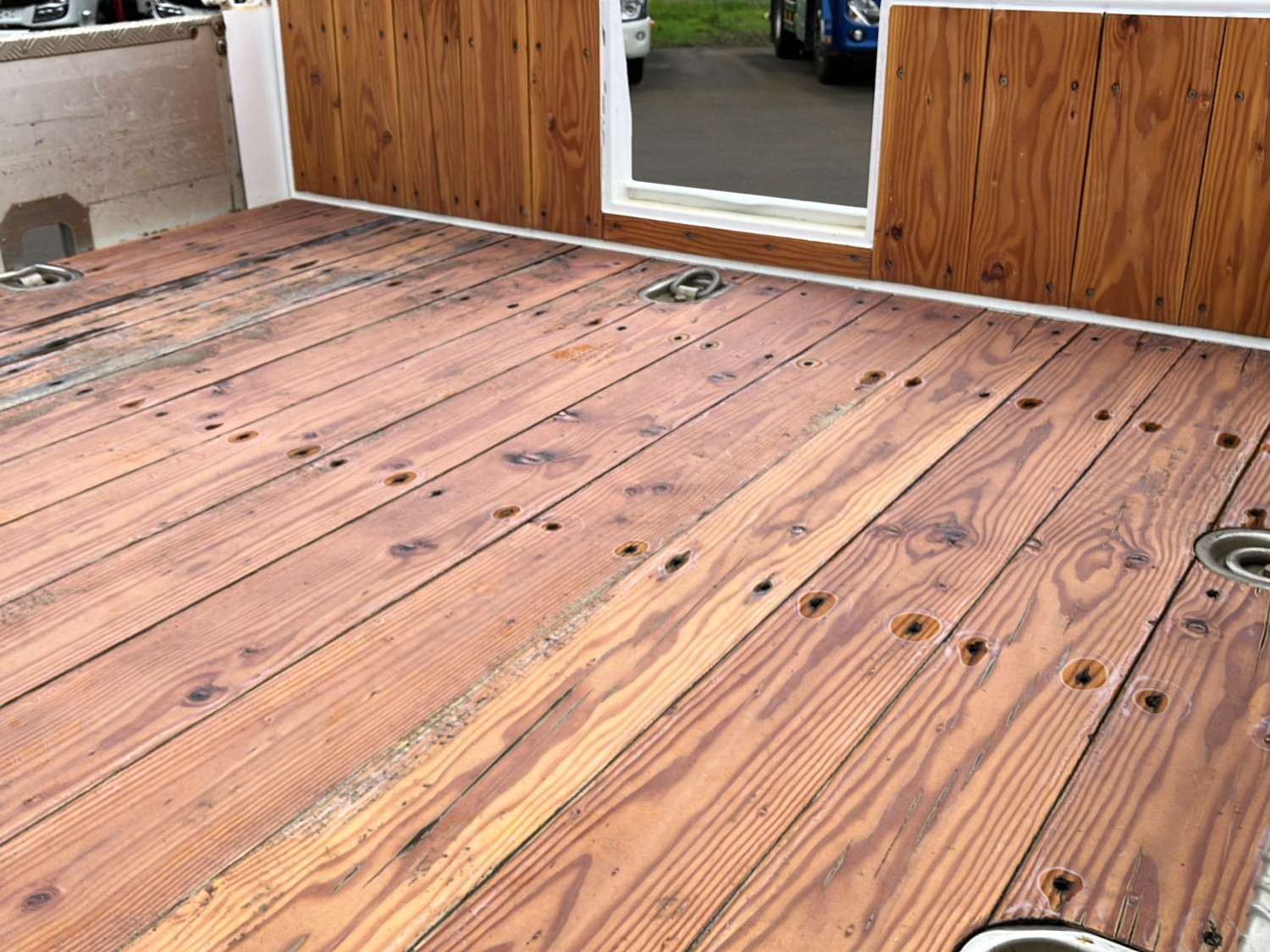 いすゞ フォワード LKG-FTR34S2(2WD)の写真11