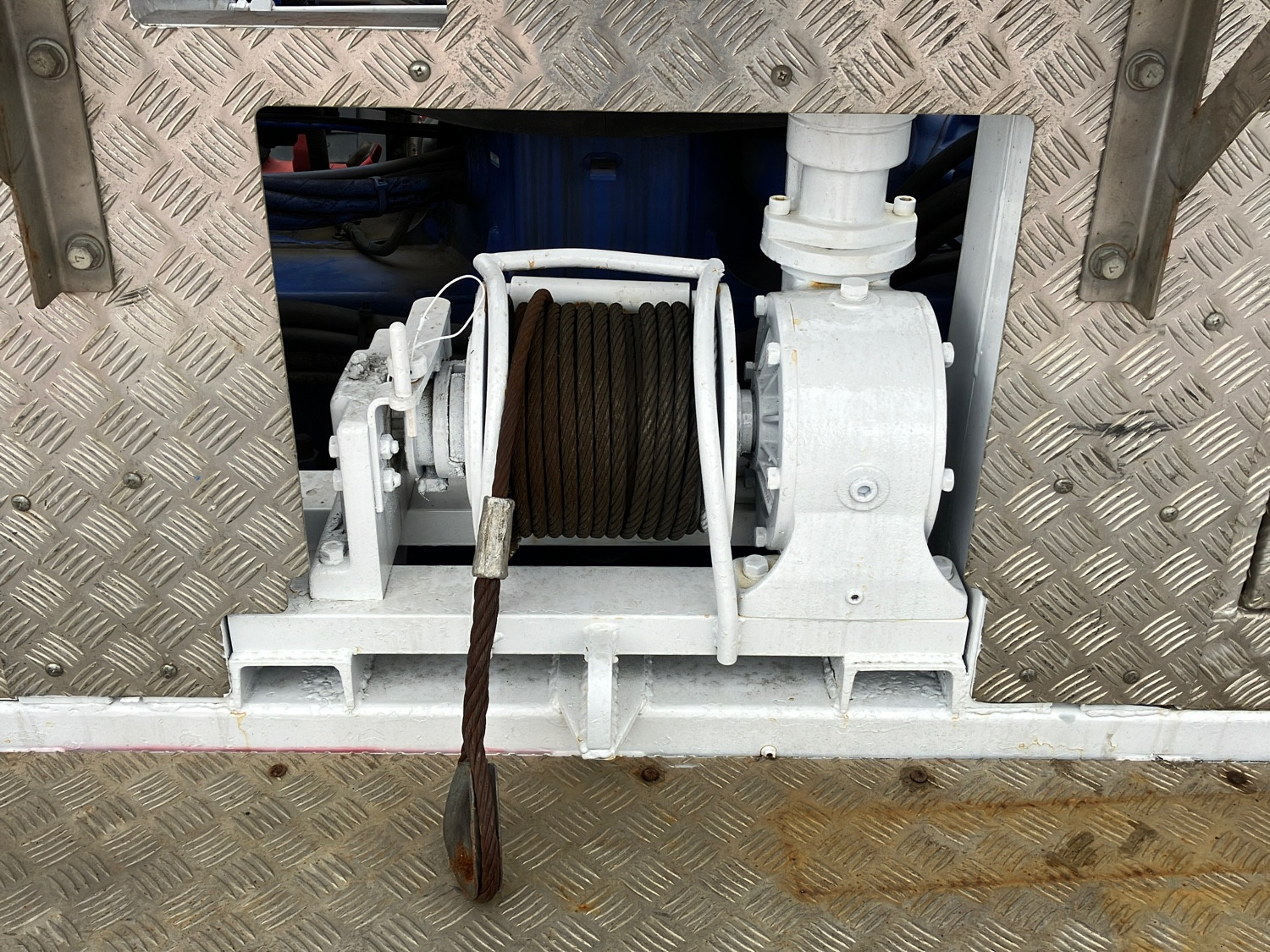 いすゞ フォワード LKG-FTR34S2(2WD)の写真12