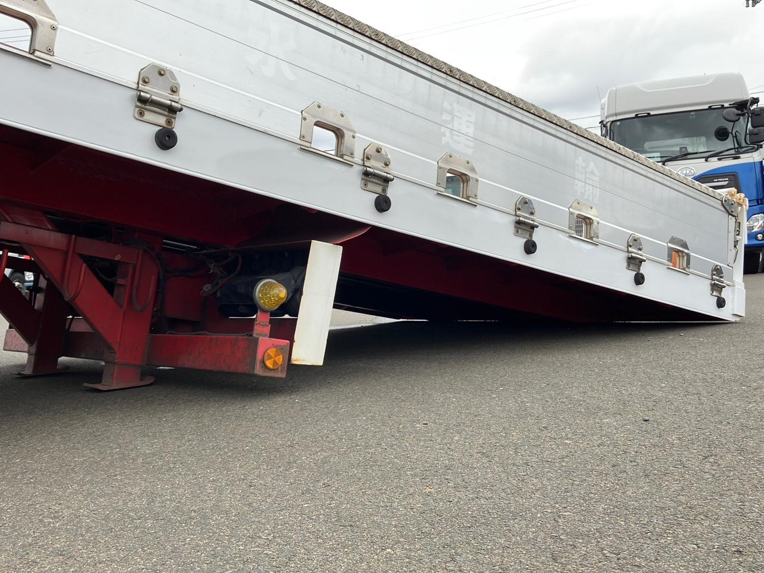 いすゞ フォワード LKG-FTR34S2(2WD)の写真19